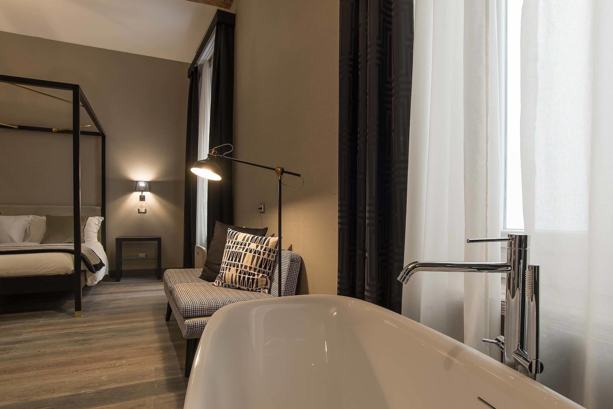 Double Deluxe Queen Bed