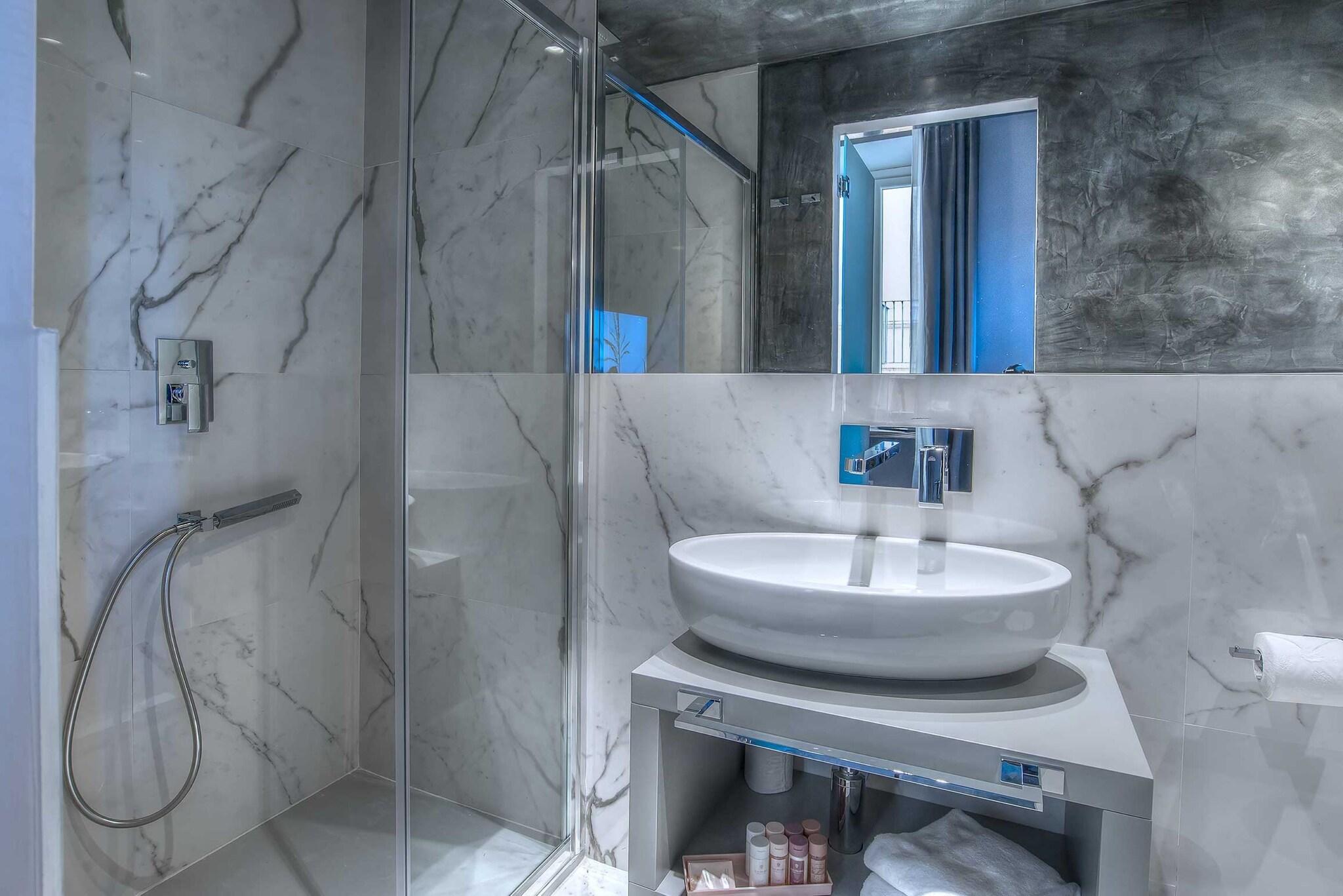 Double Superior Queen Bed