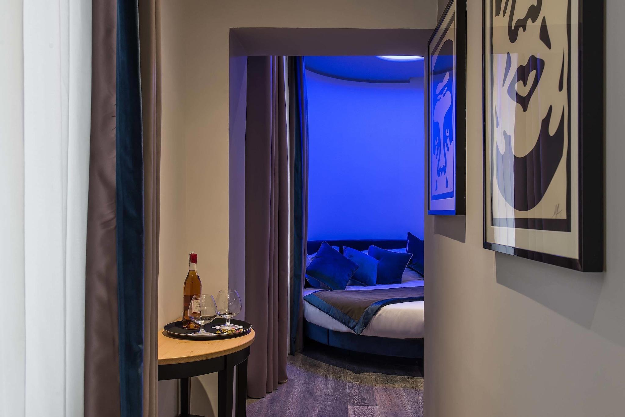 Double Deluxe Queen Bed