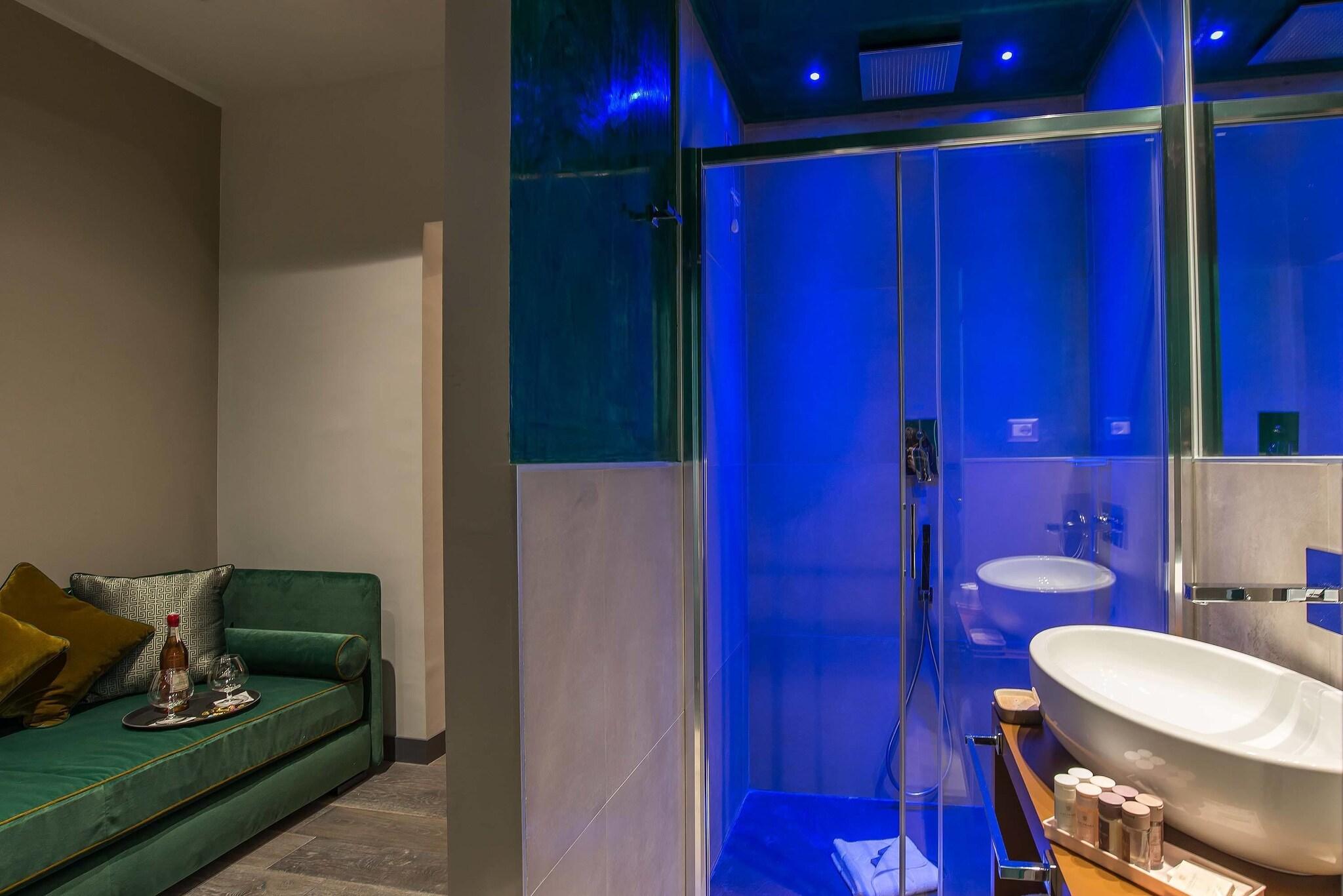 Double Deluxe King Bed