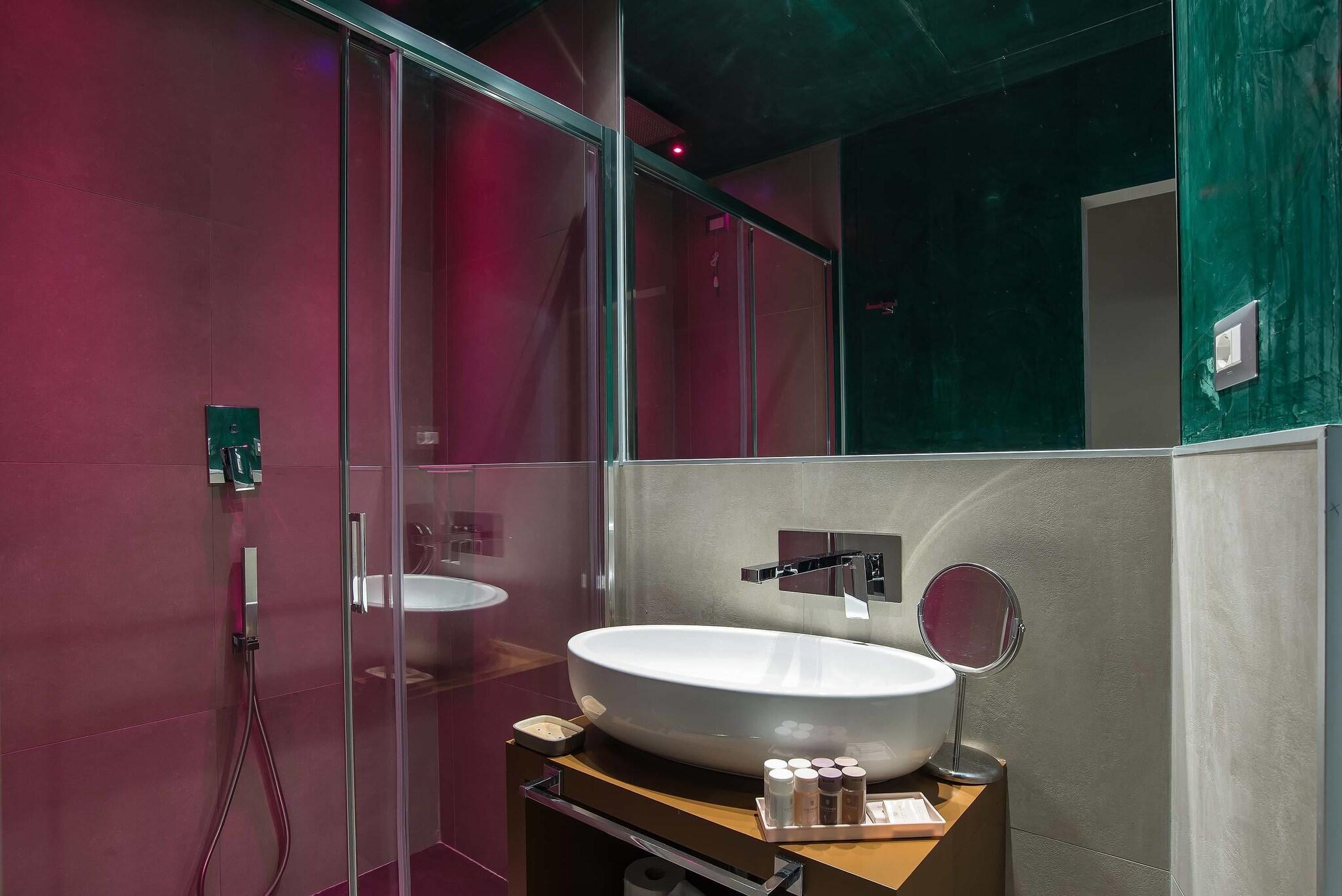 Double Deluxe King Bed