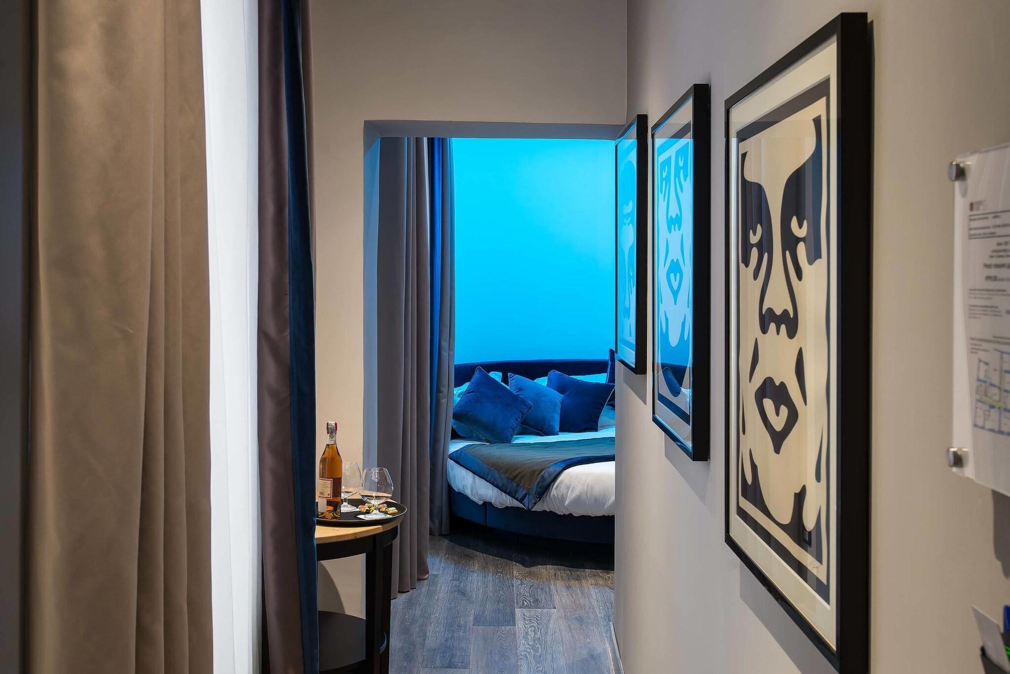 Double Deluxe Queen Bed