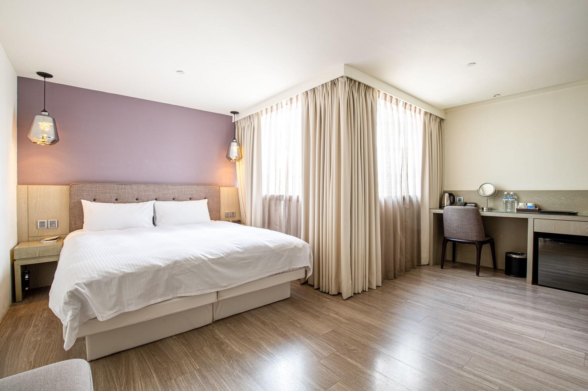 Double Queen Size Bed