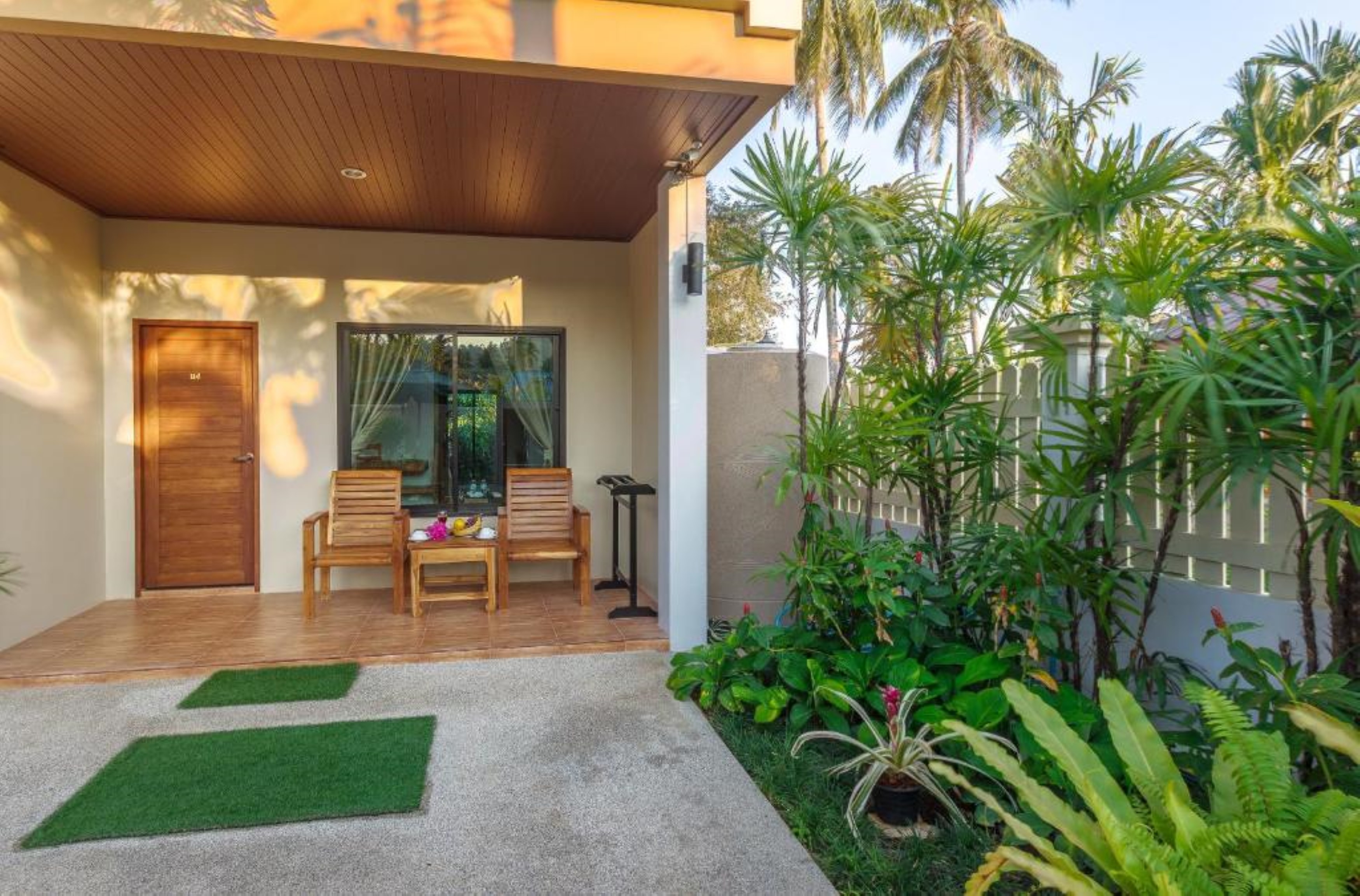 Double Pool View One Bedroom