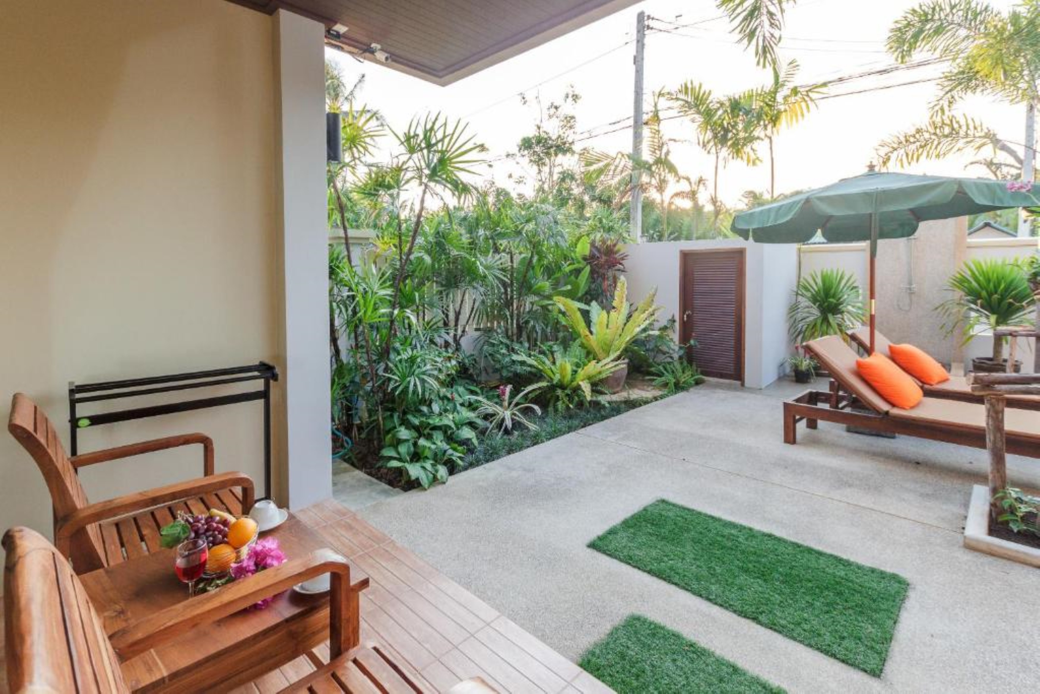 Double Pool View One Bedroom