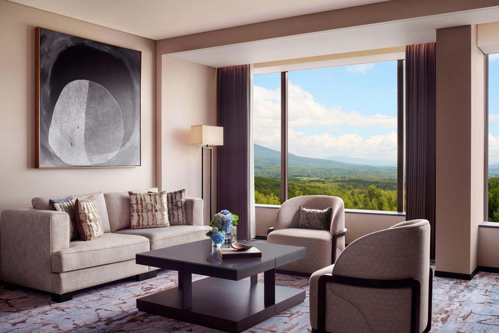 Suite with Views