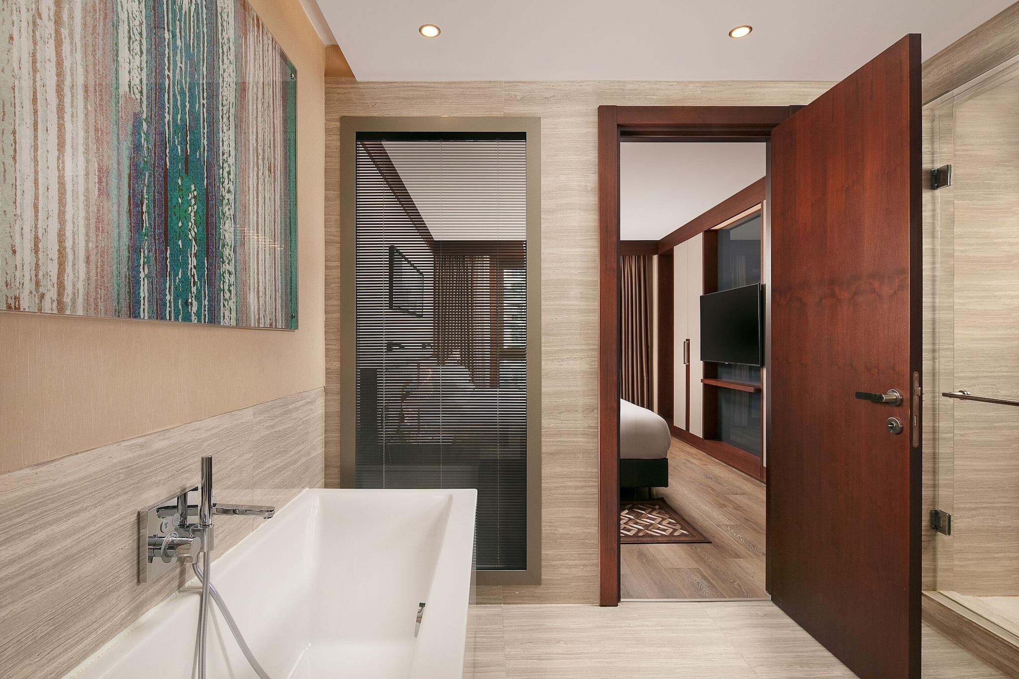 Junior Suite King Size Bed