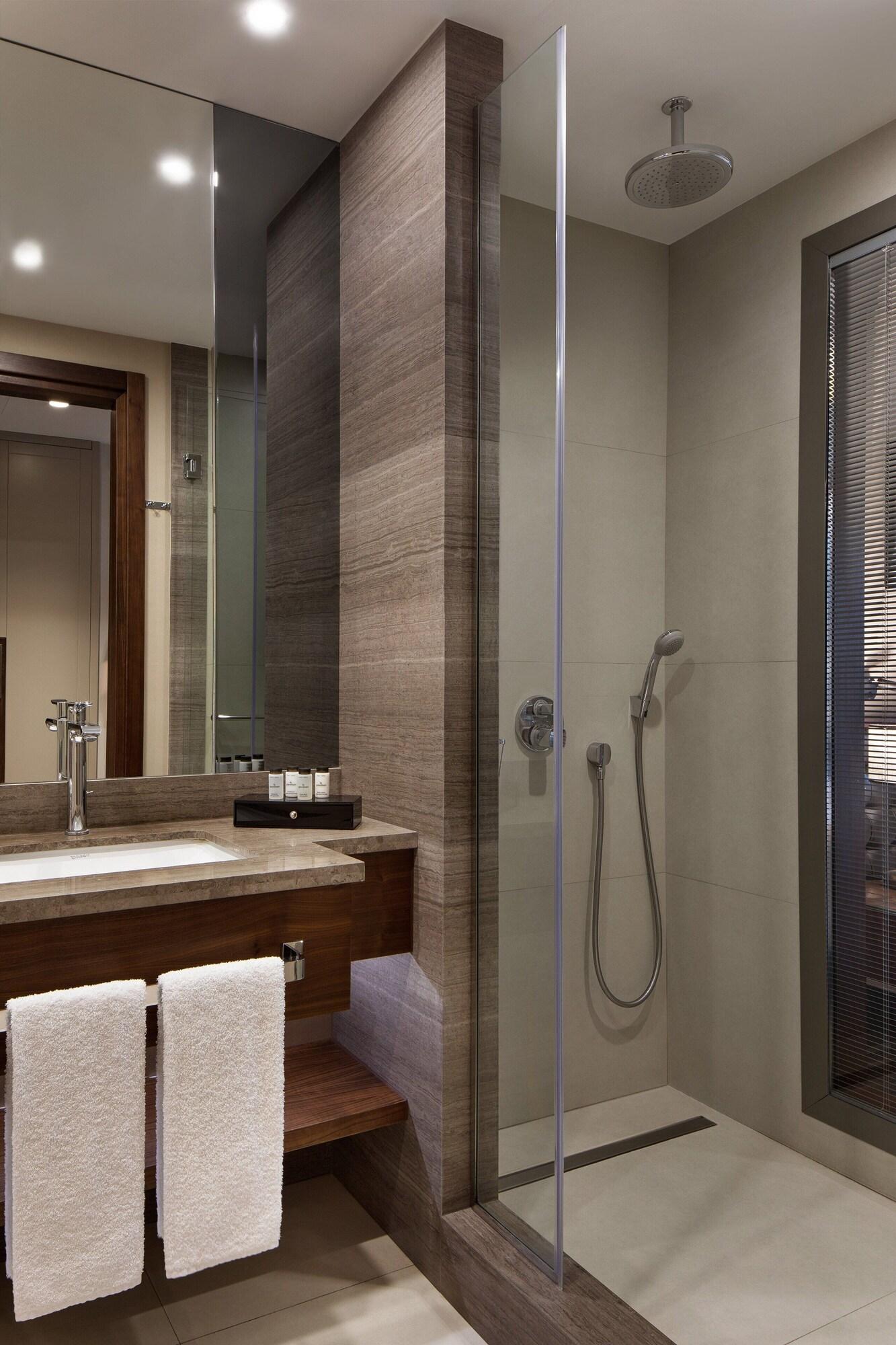 Double Executive King Bed