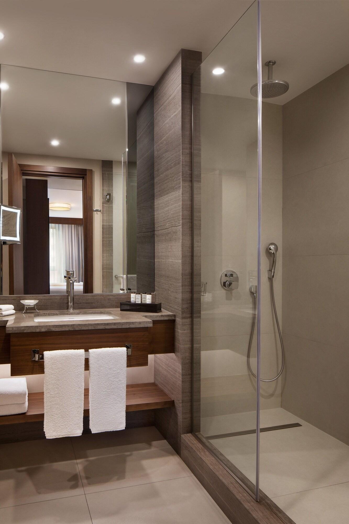 Double Executive King Bed