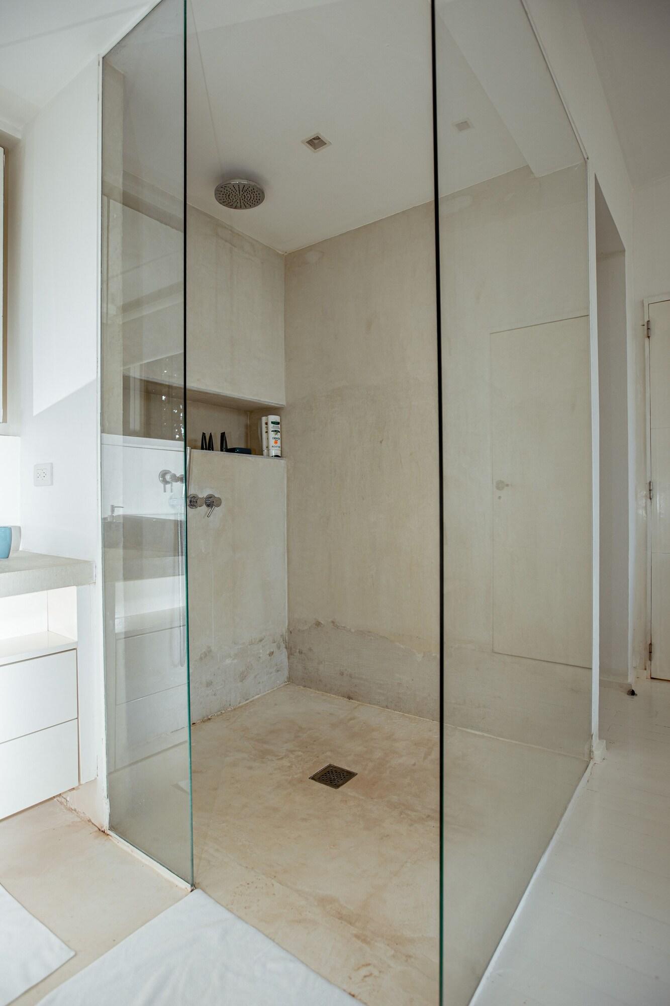 Studio King Size Bed