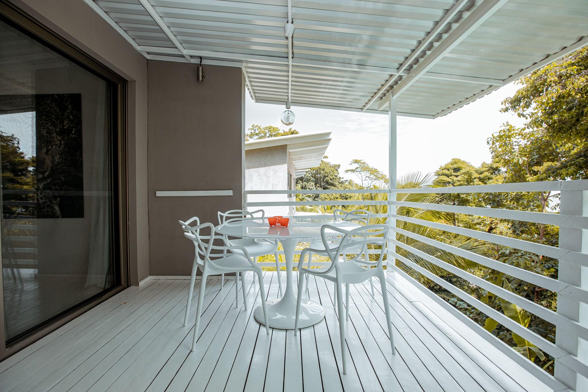 Studio King Size Bed