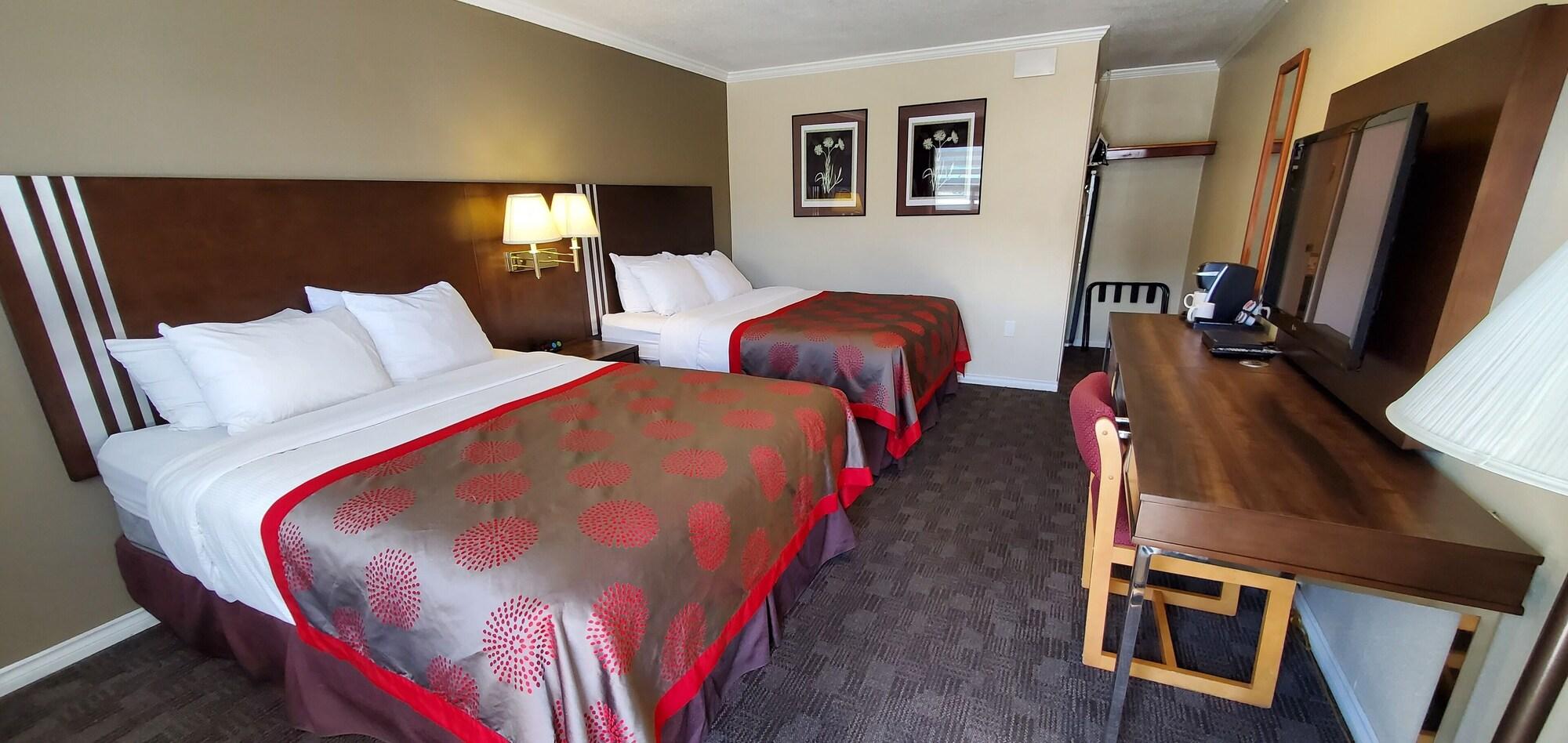 Quadruple Two Queen Beds