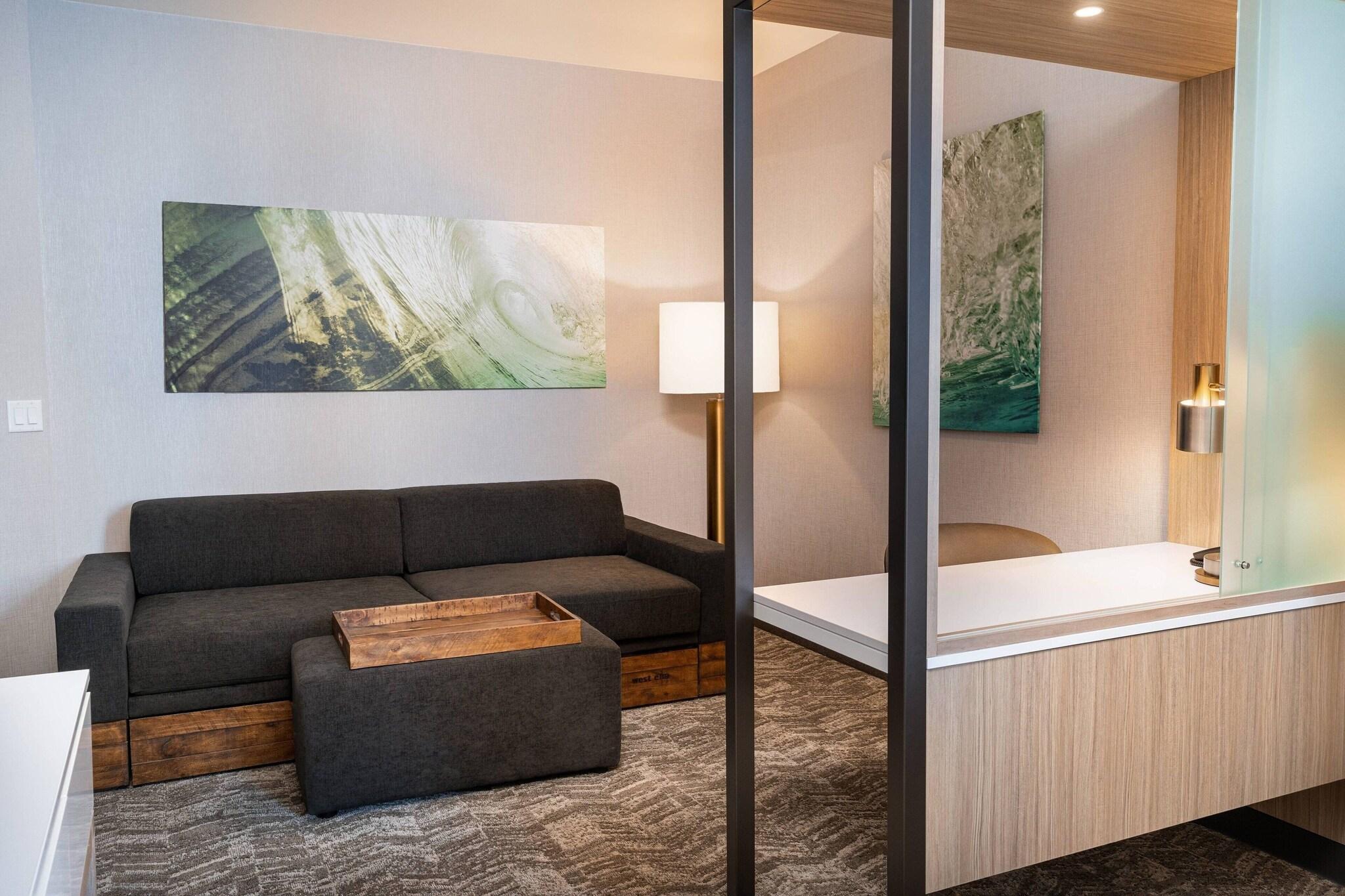 Suite King Size Bed