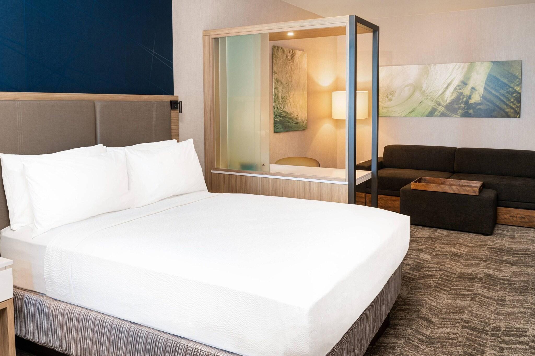 Suite King Size Bed