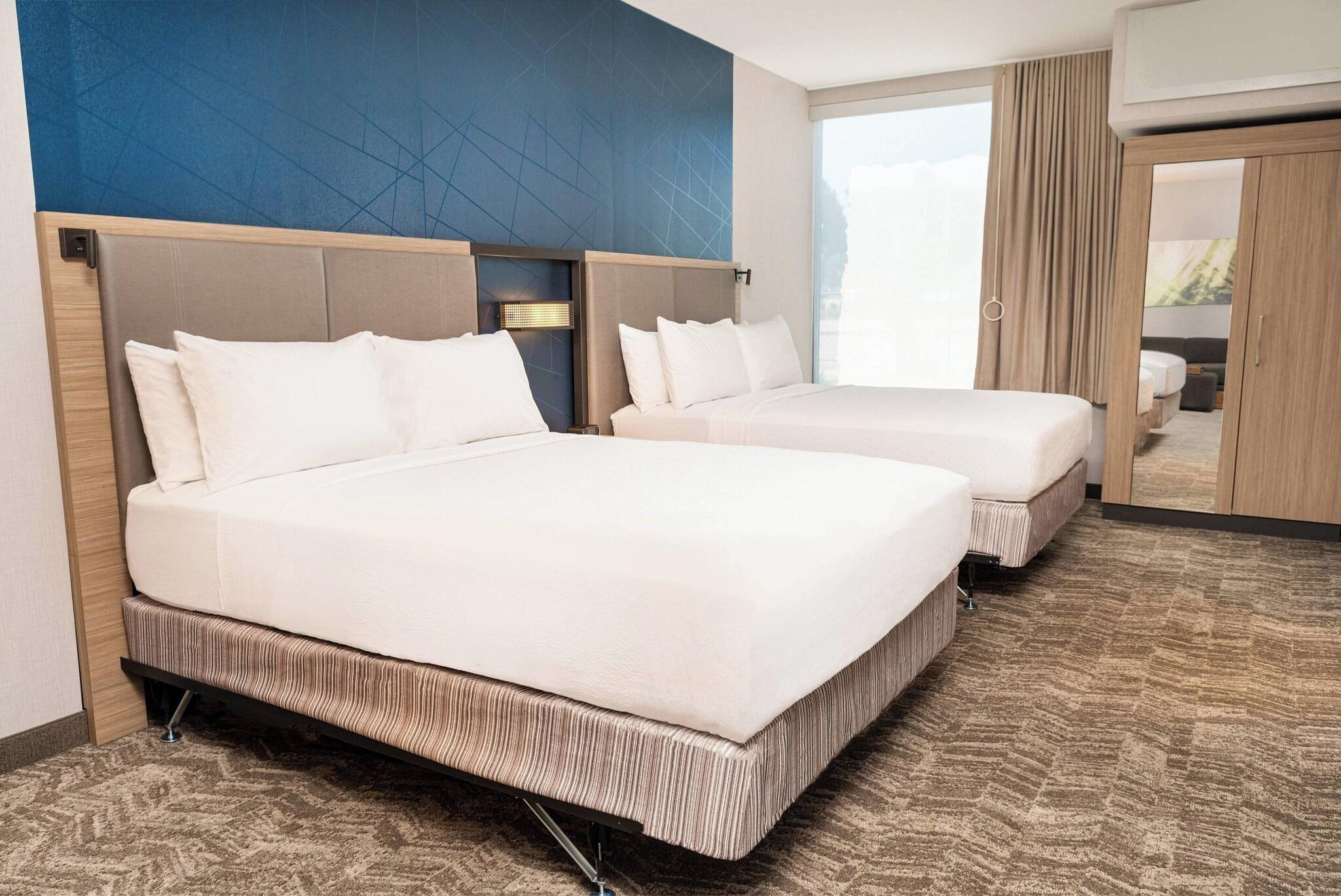 Suite Two Queen Beds
