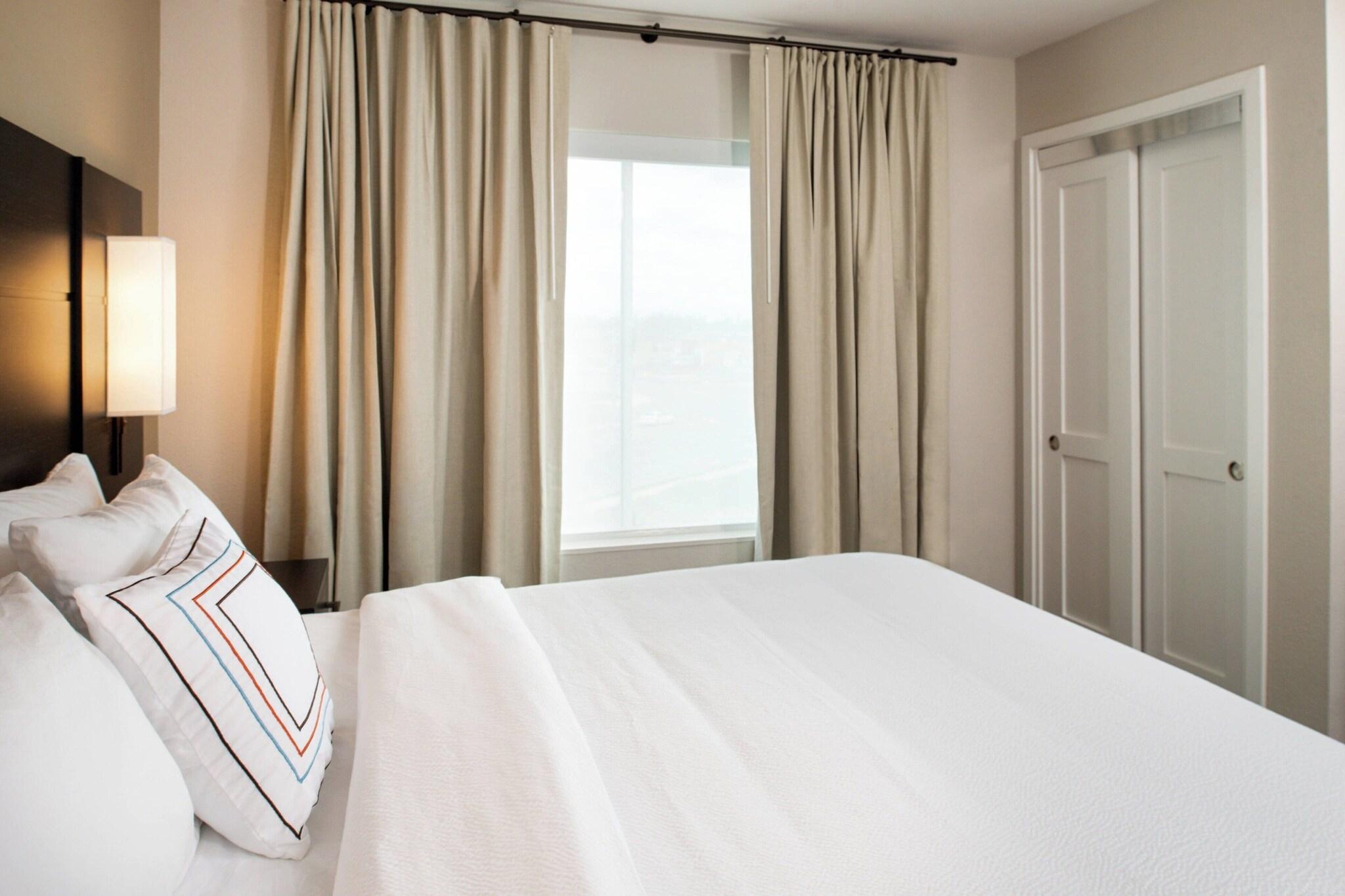 Studio King Size Bed