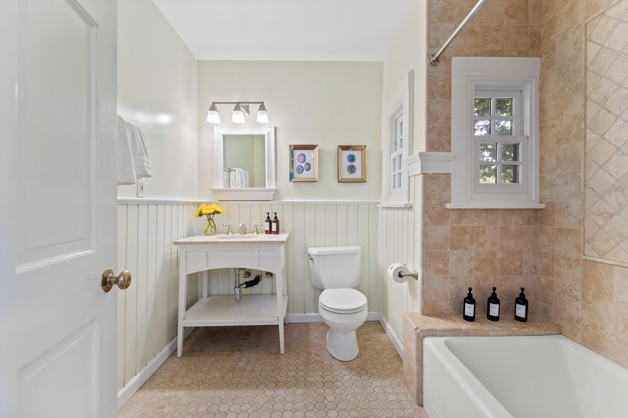 Double Guest Room Queen Bed