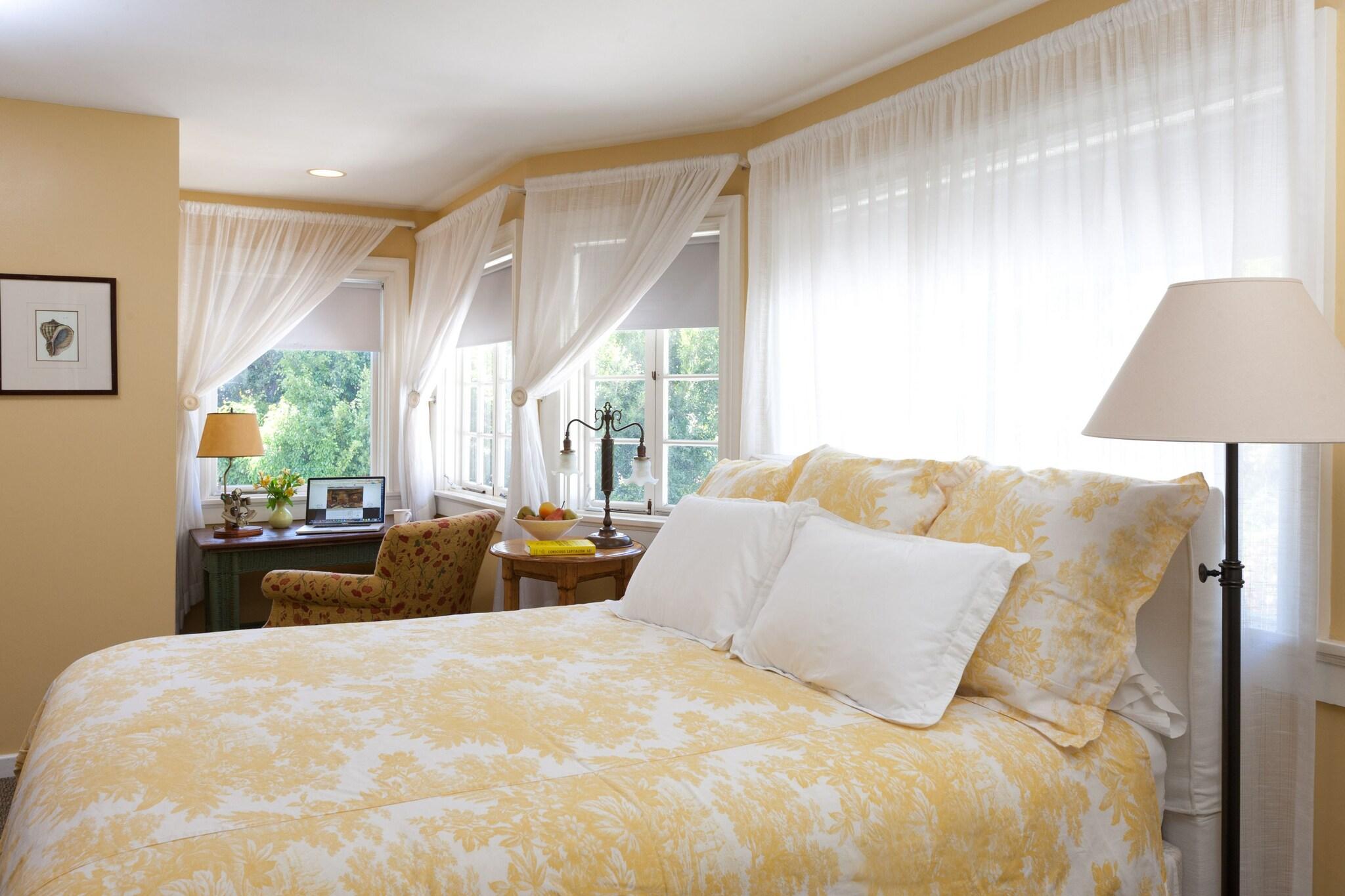 Double Deluxe King Bed