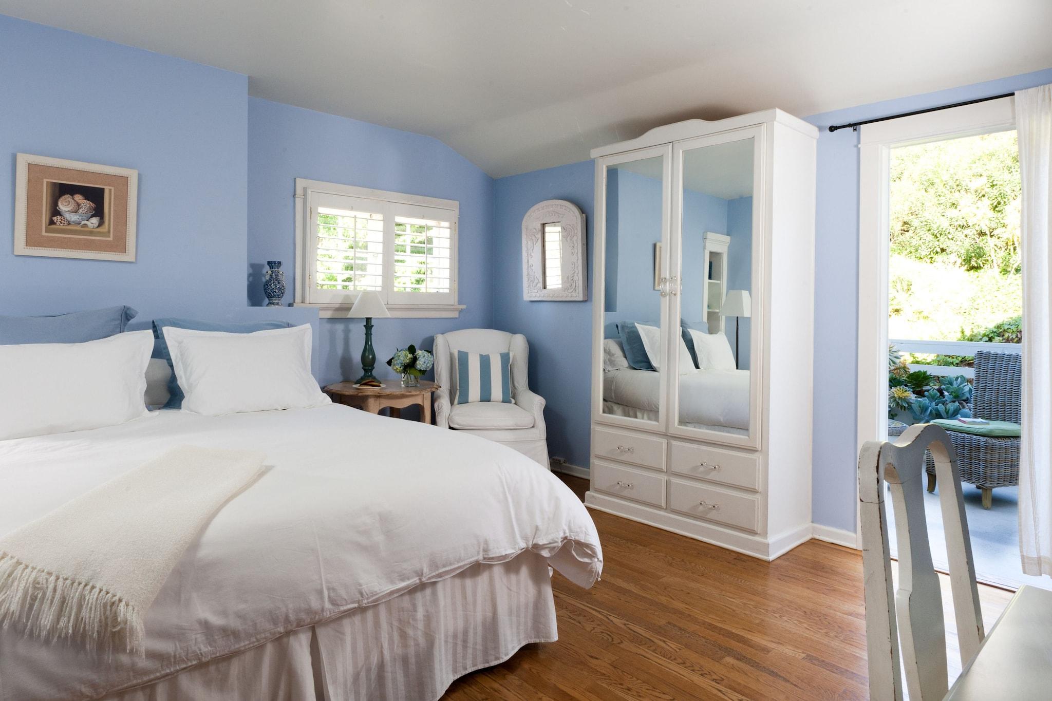 Double Deluxe King Bed