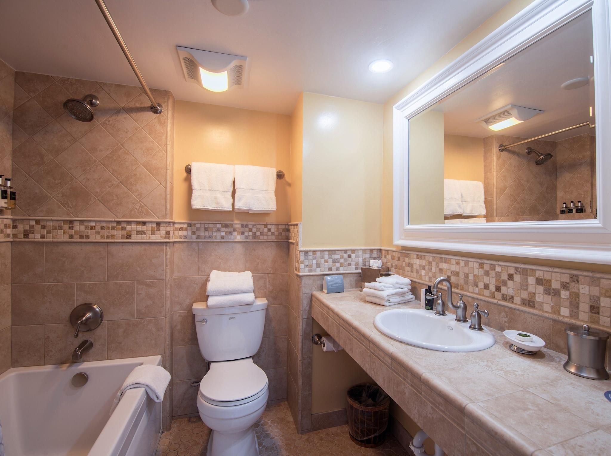 Double Guest Room Queen Bed