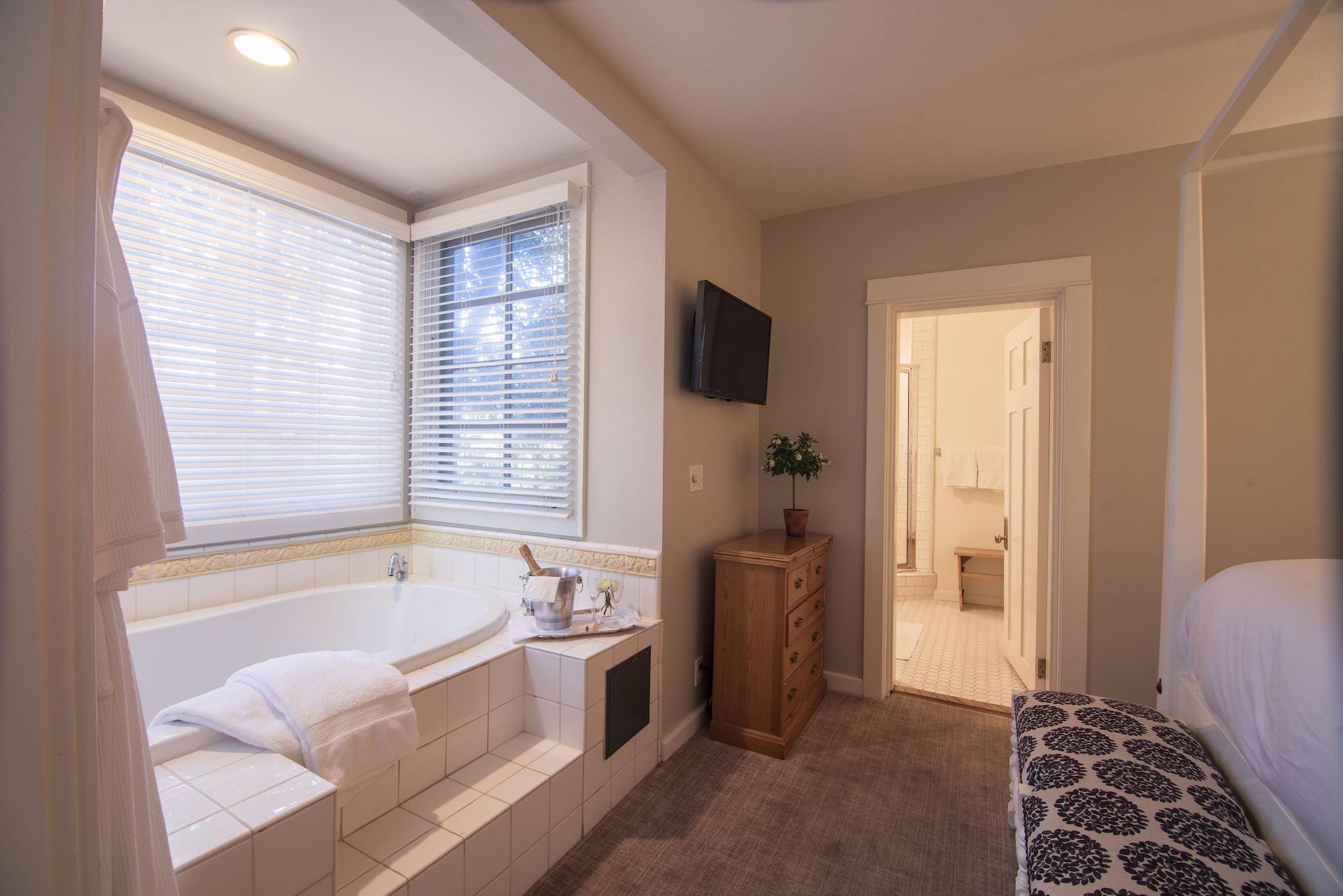 Suite Queen Size Bed