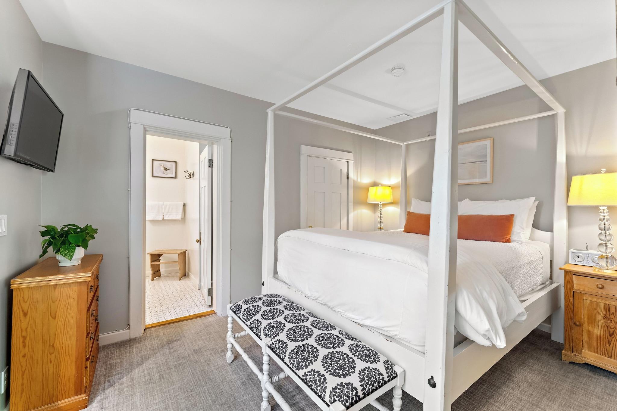 Suite Queen Size Bed