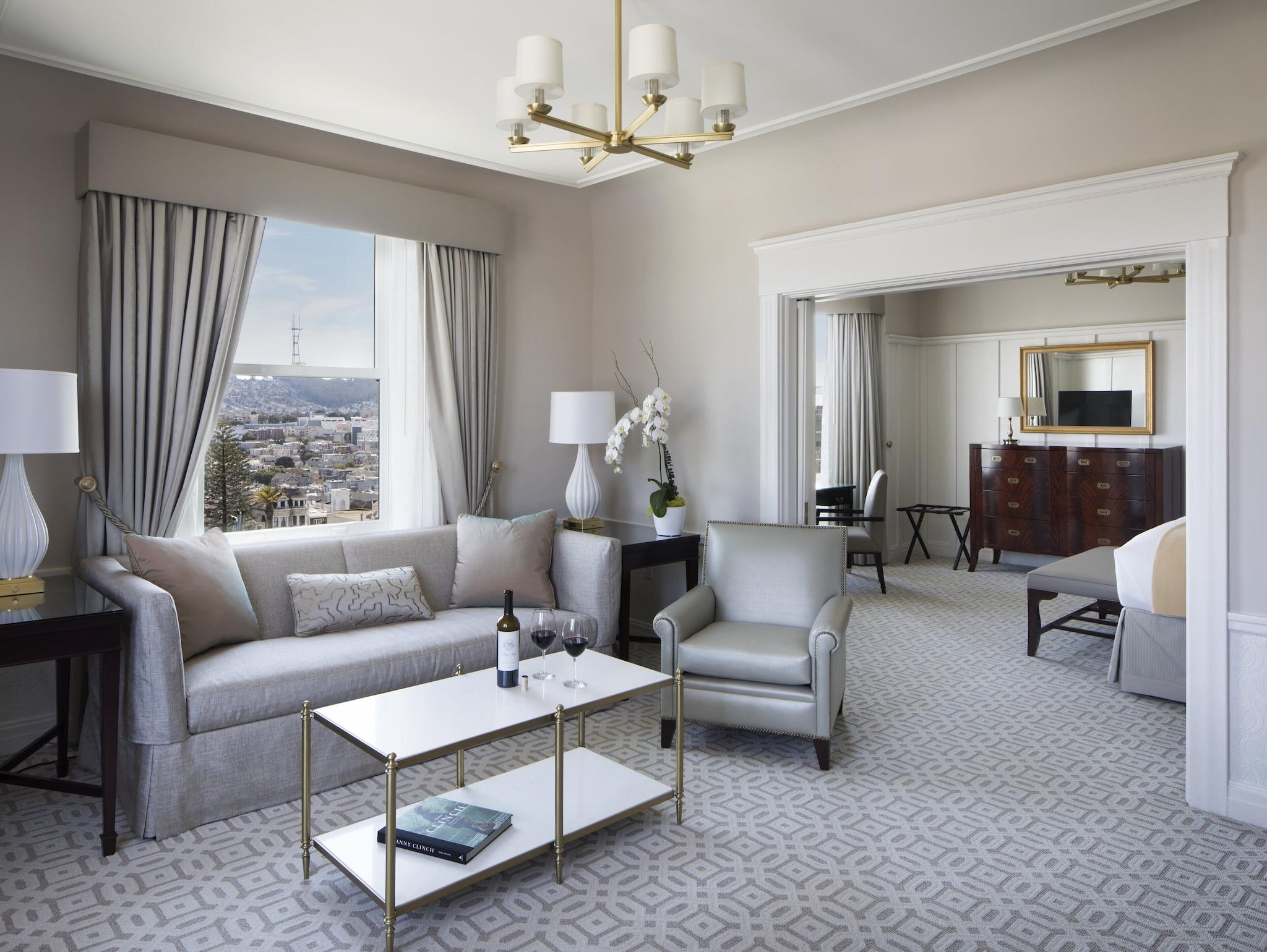 Suite City View King Bed