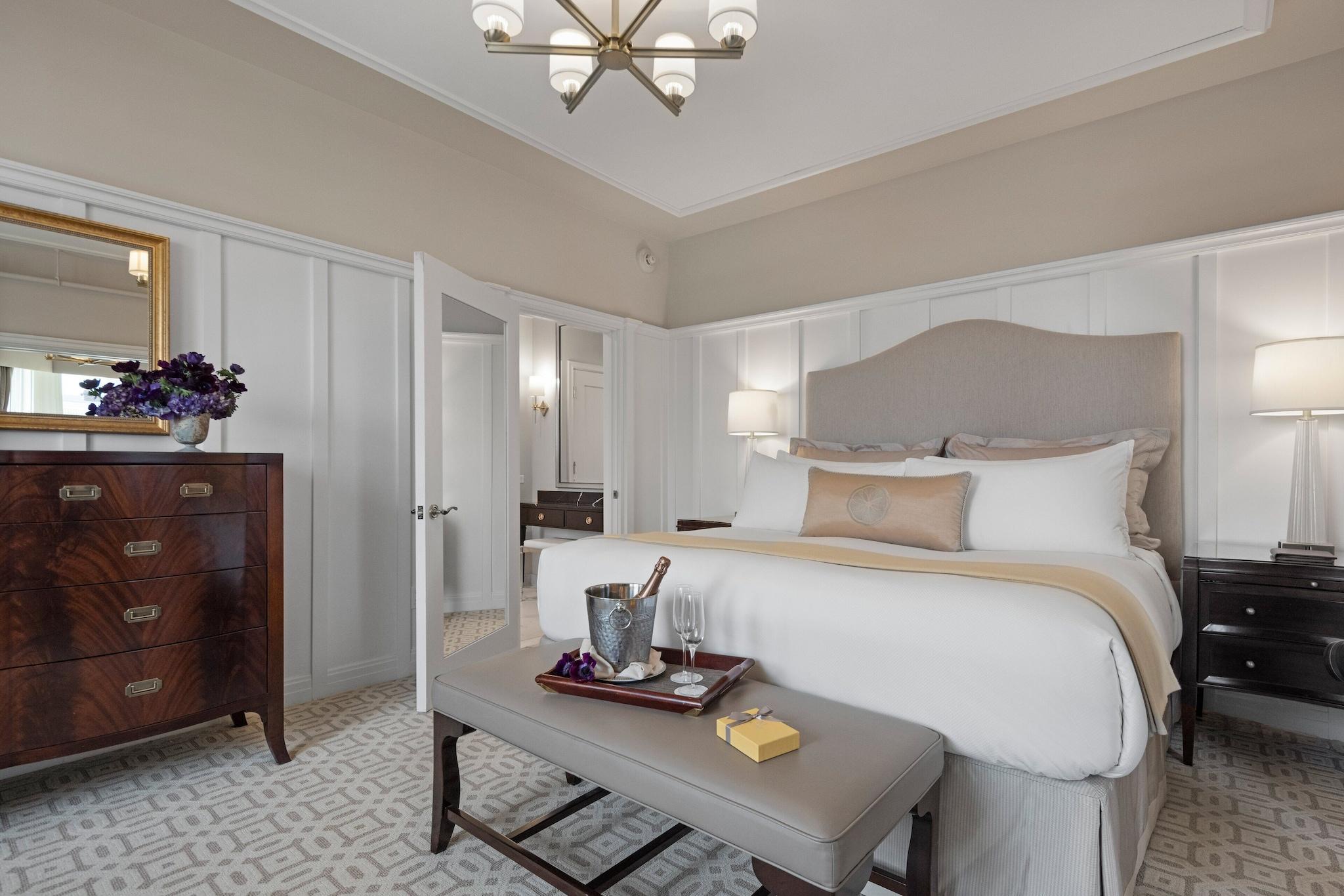 Suite City View King Bed