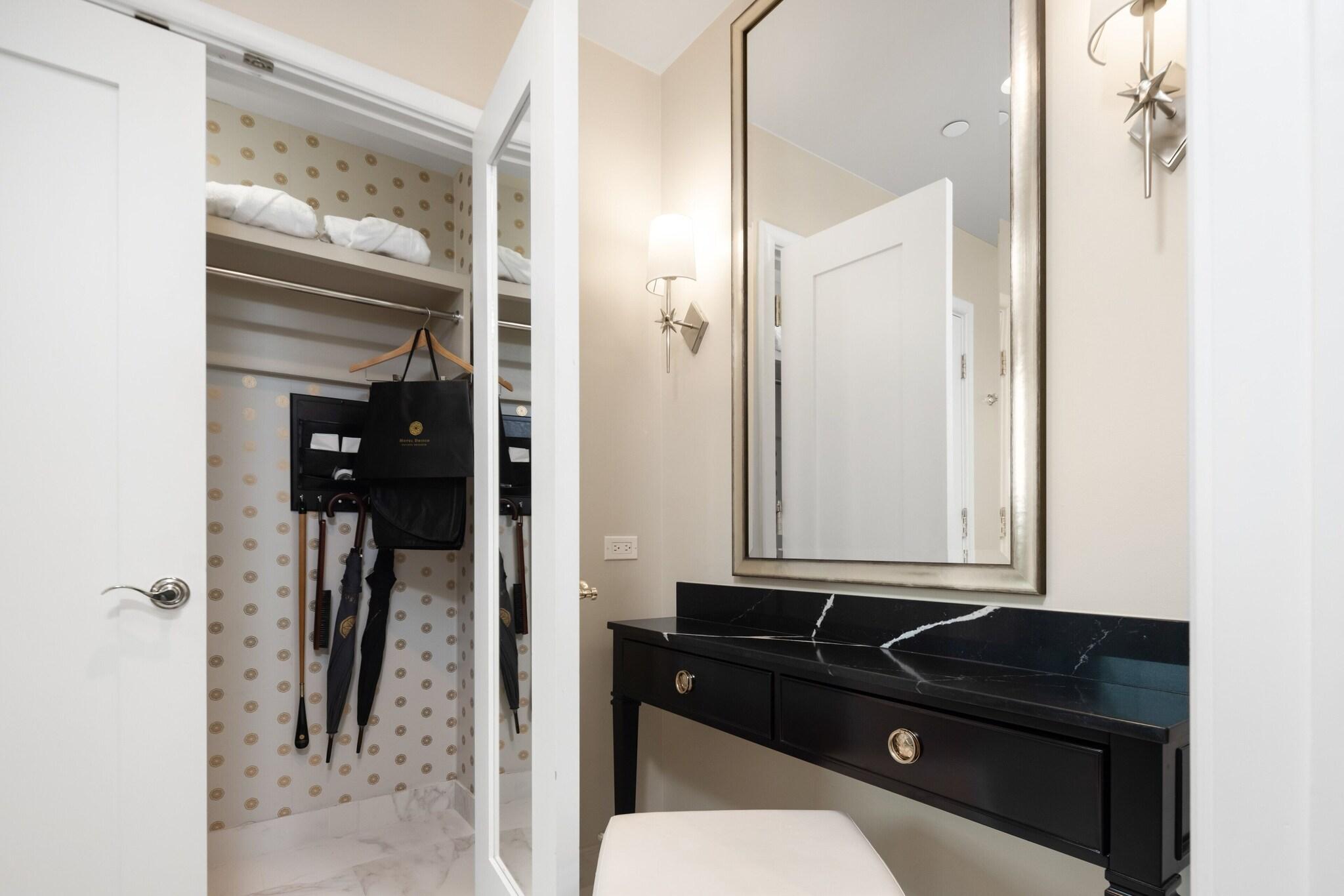 Suite City View King Bed