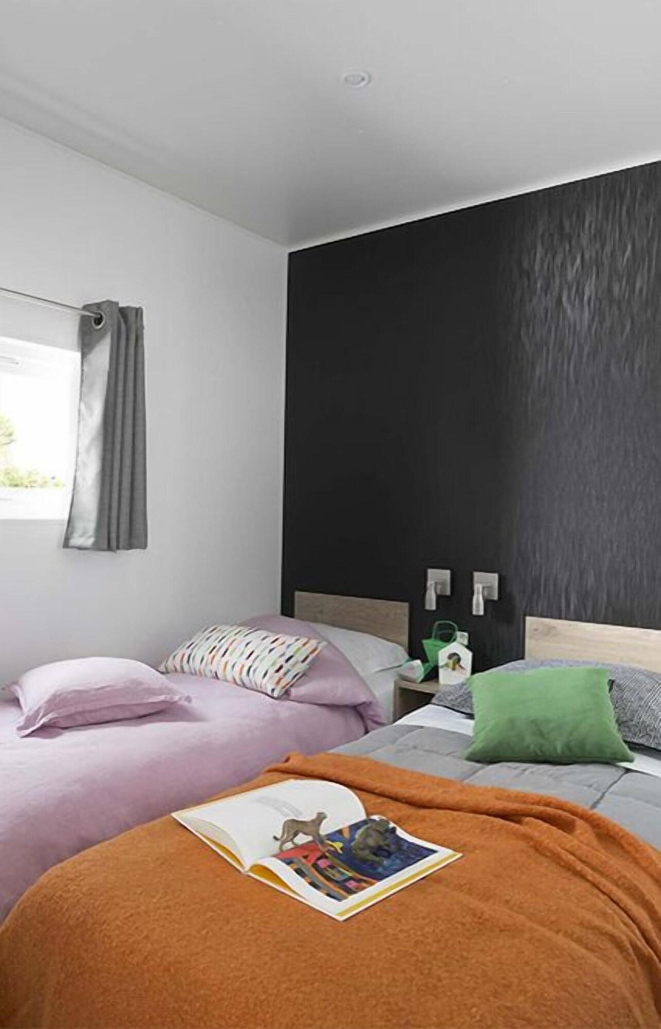 Double Queen Size Bed