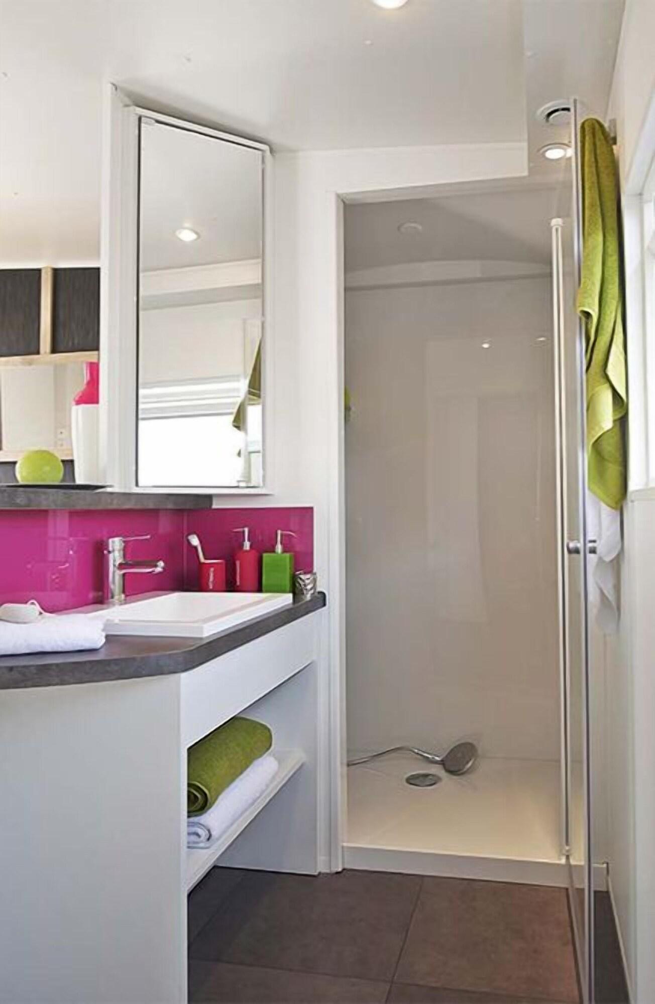 Double Queen Size Bed