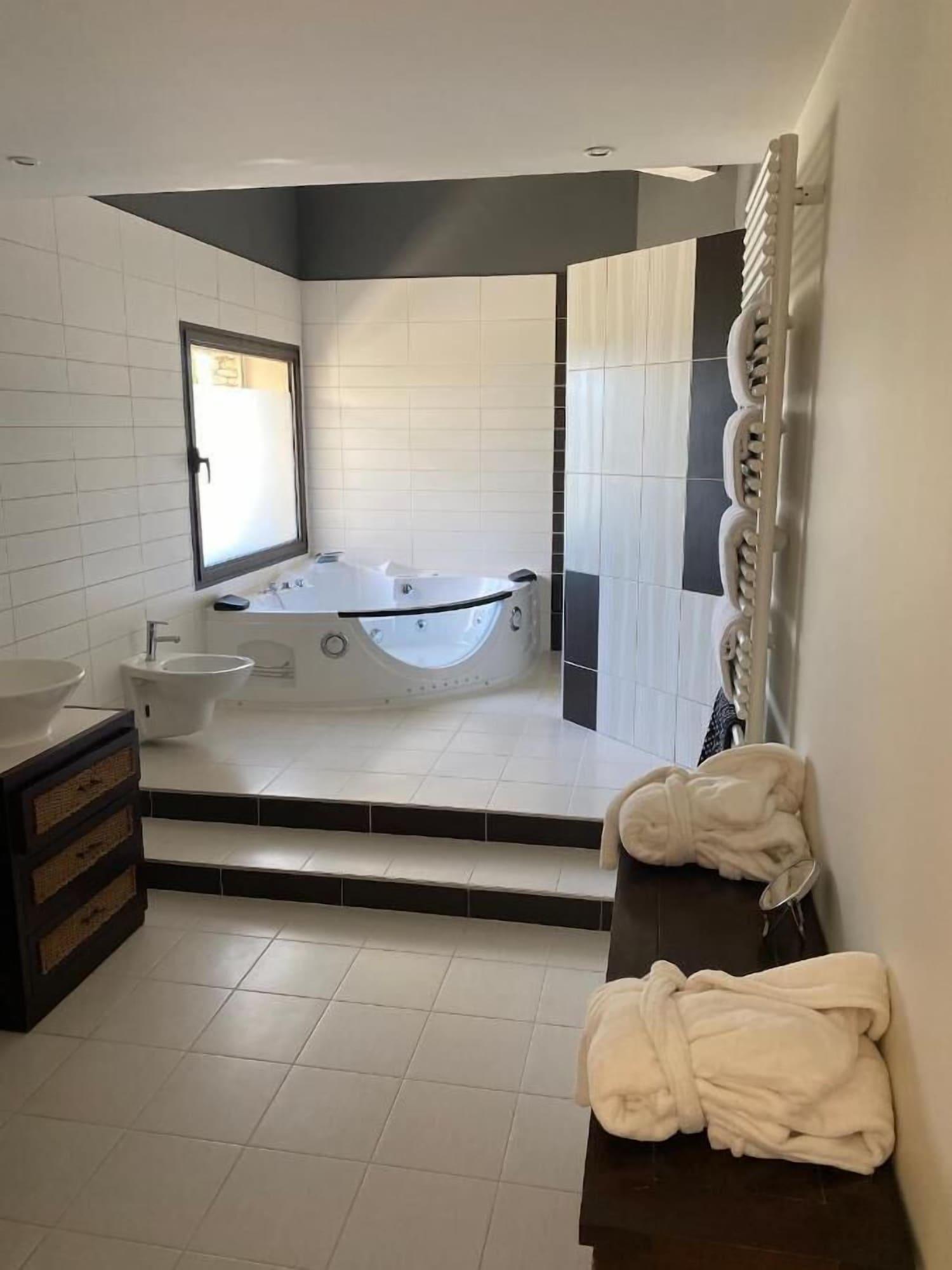 Quadruple Queen Size Bed