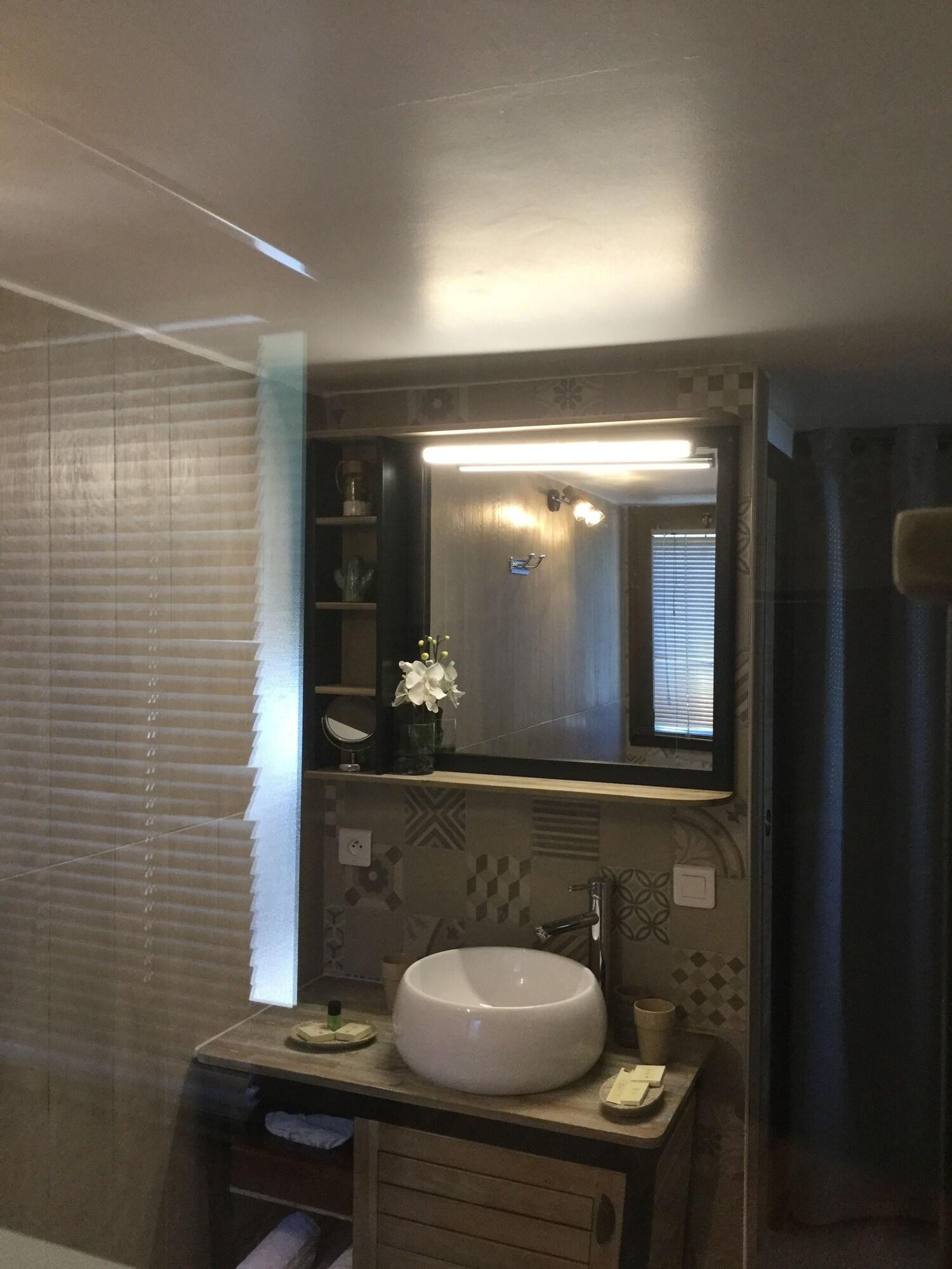 Double Queen Size Bed