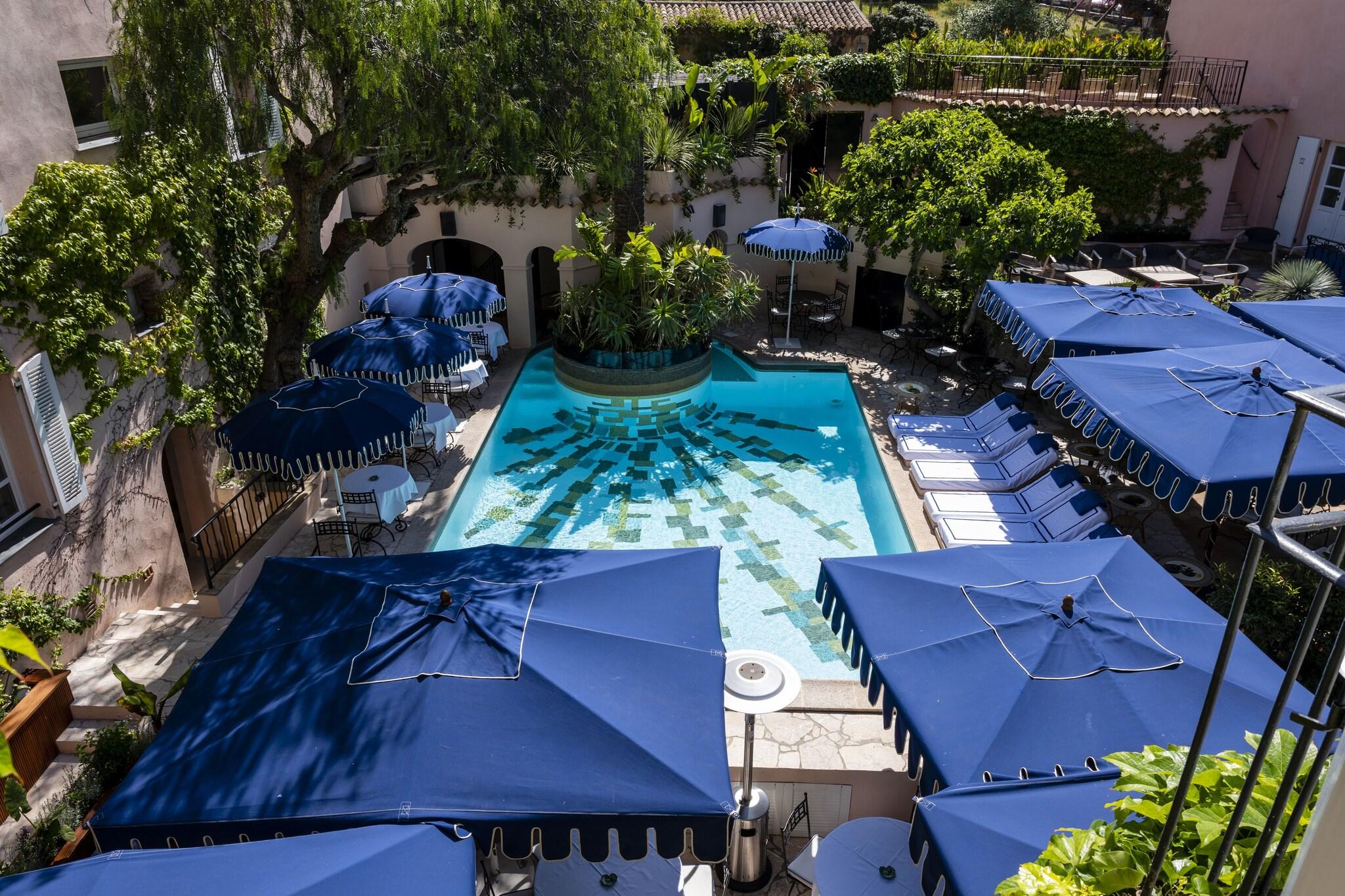 Family Room Garden View
