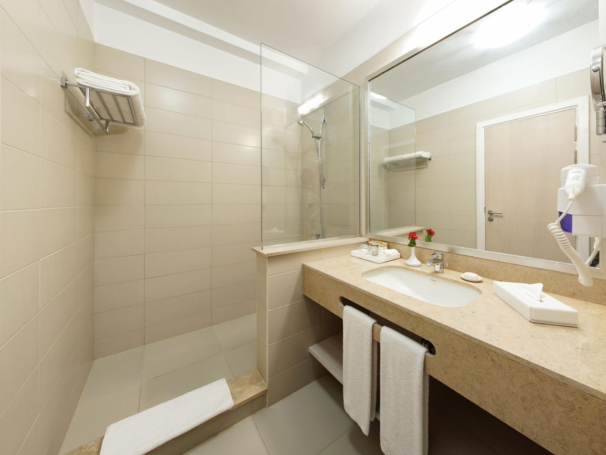 Double or Twin Deluxe Pool View