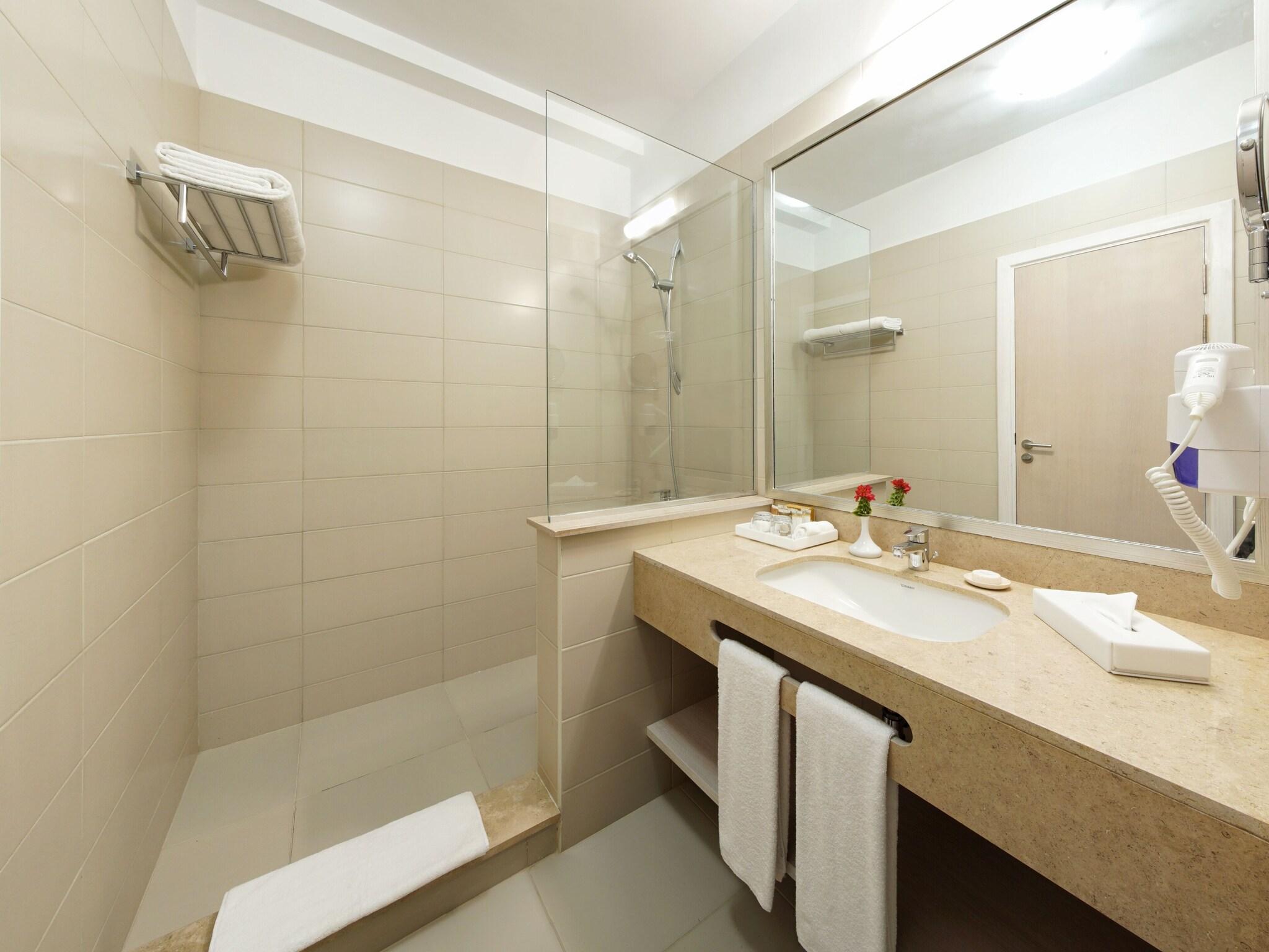 Family Room Queen Size Bed