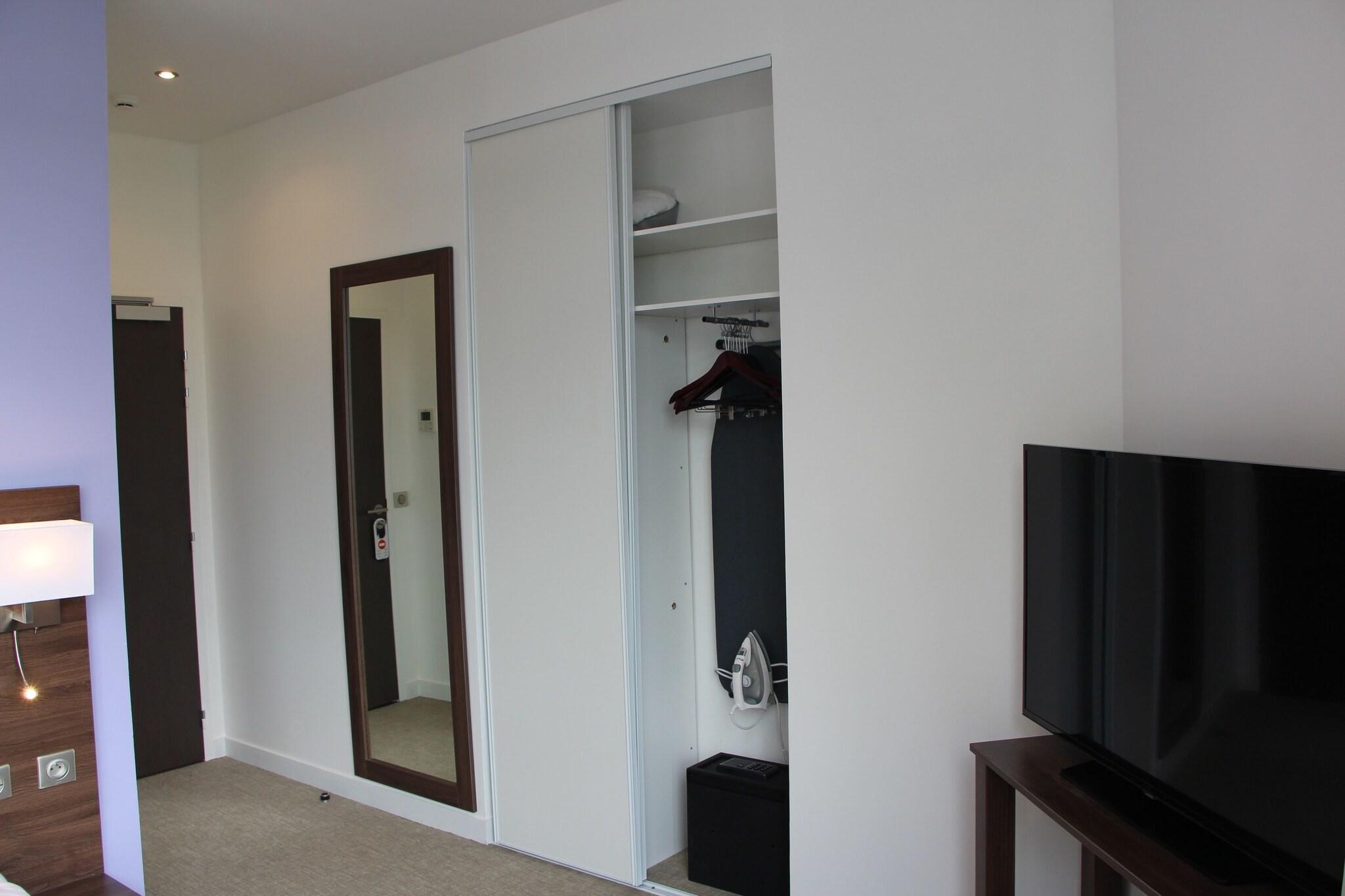 Double Deluxe King Bed