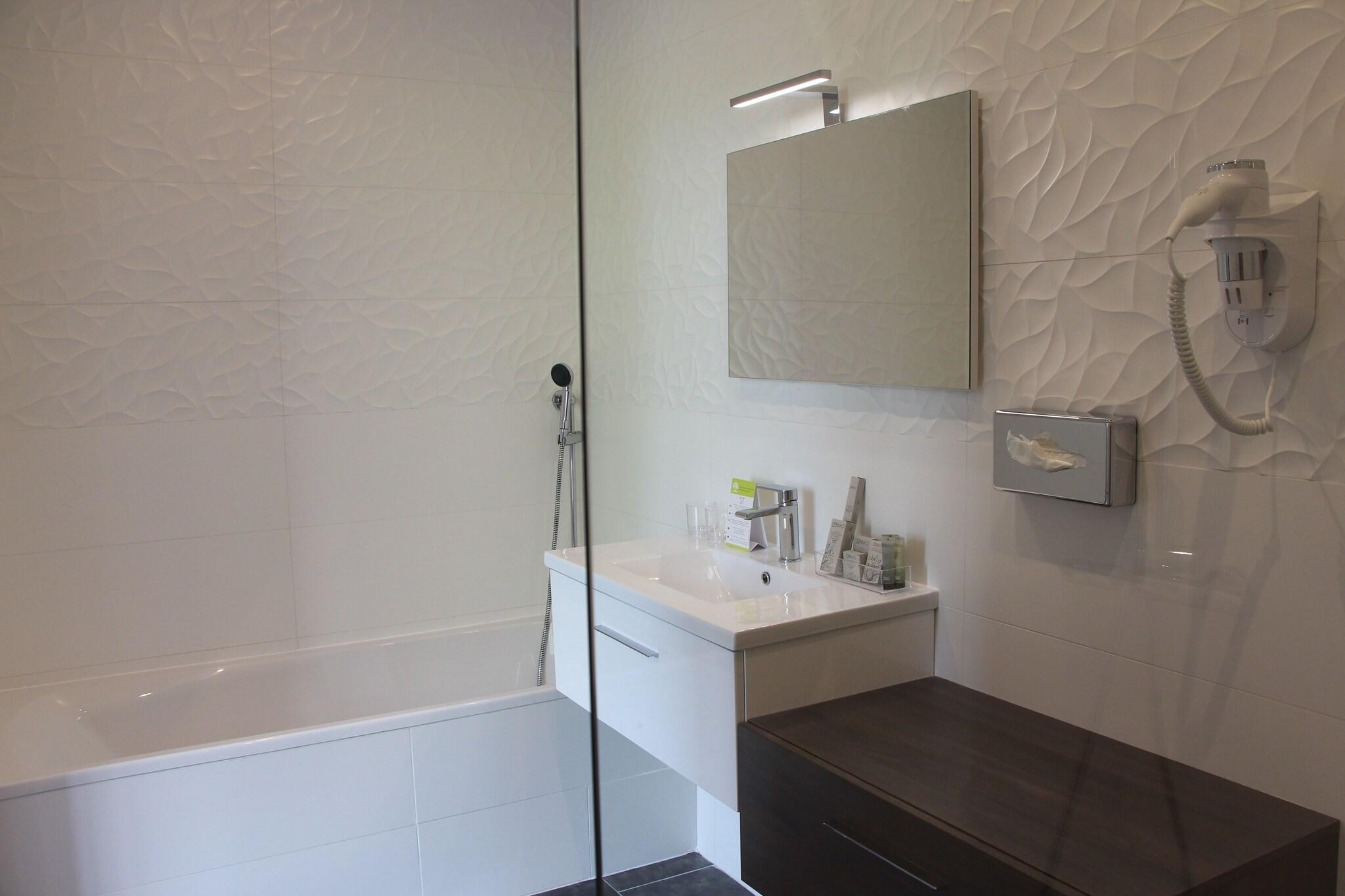 Double Deluxe King Bed