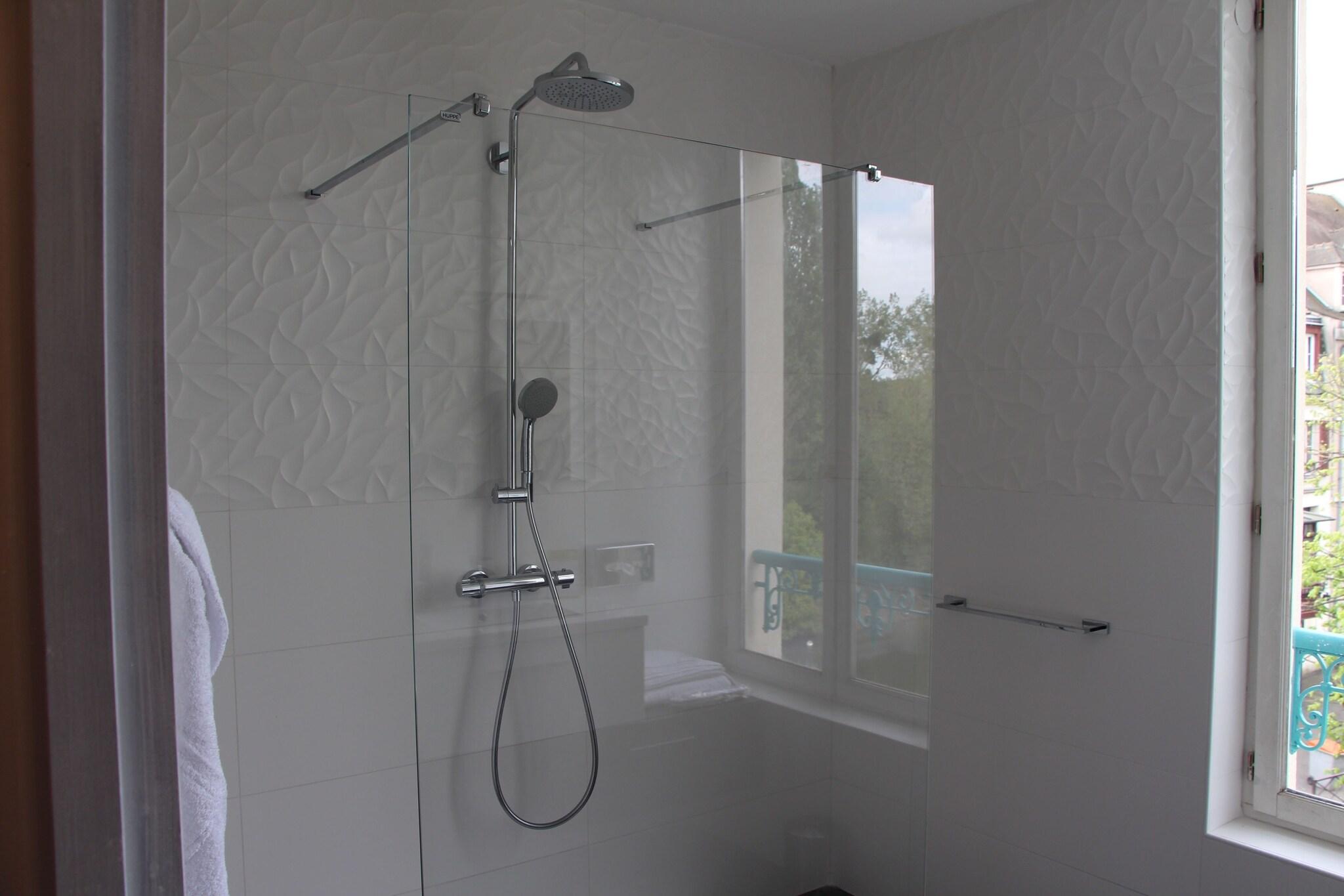 Double Superior Queen Bed