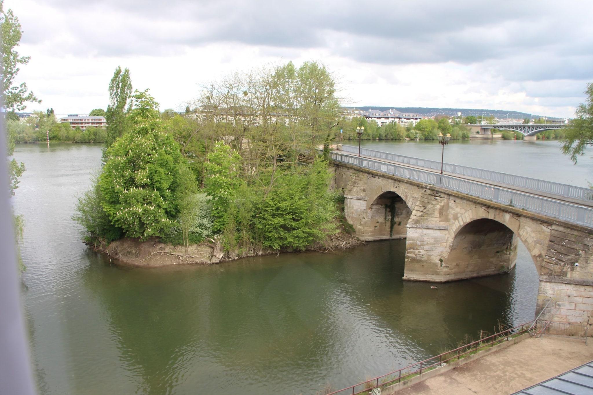 Double Superior Queen Bed