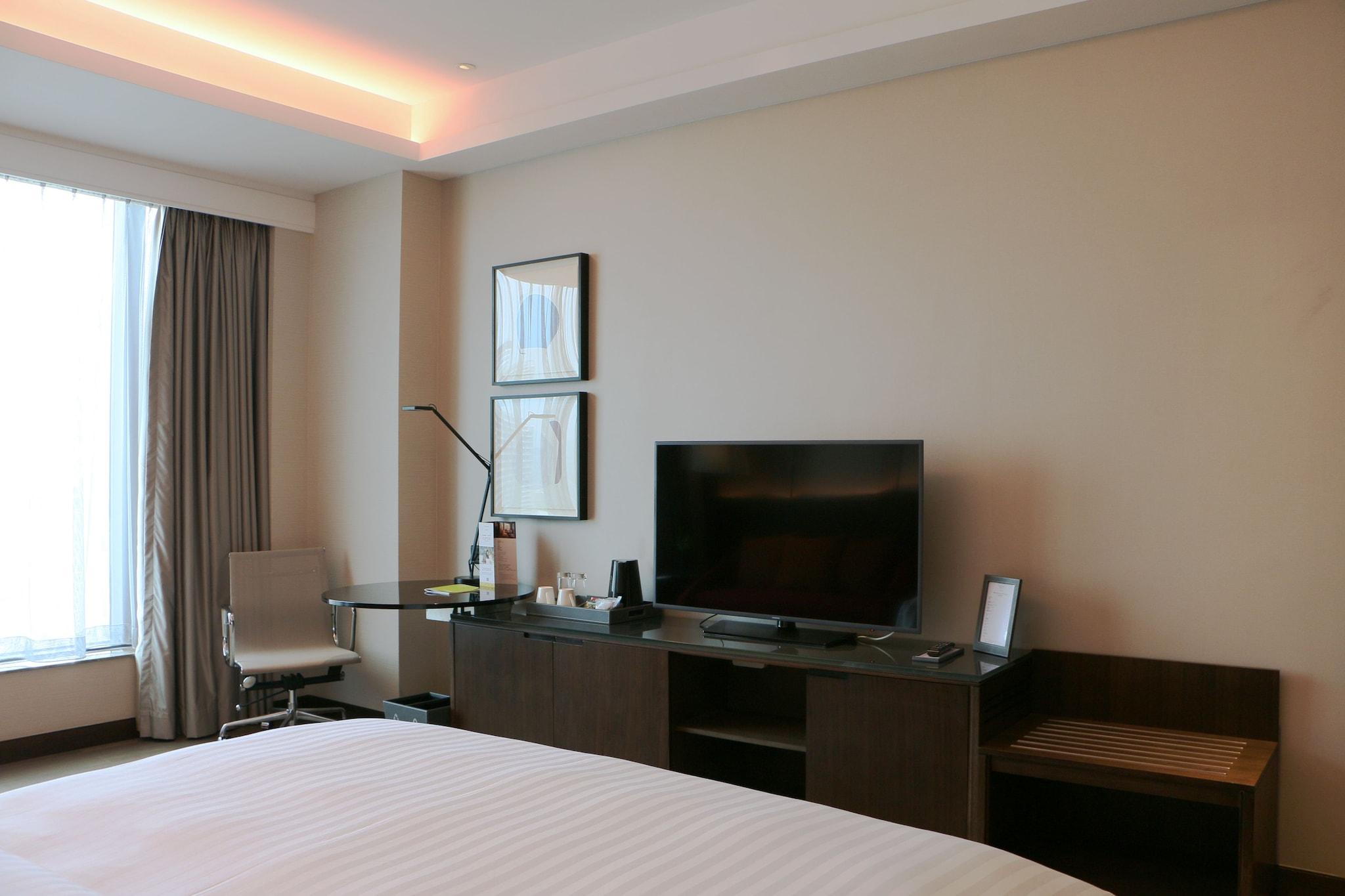 Double Deluxe King Bed