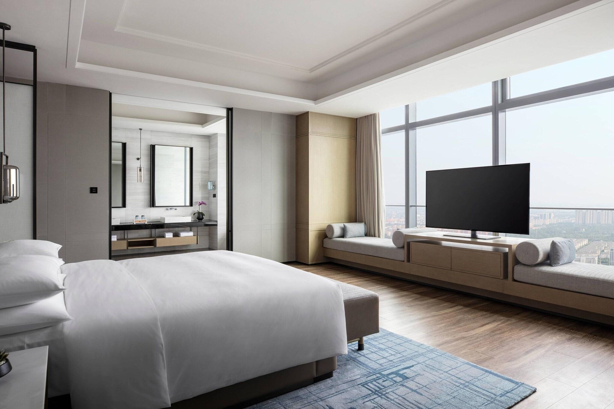 Double Garden View King Bed