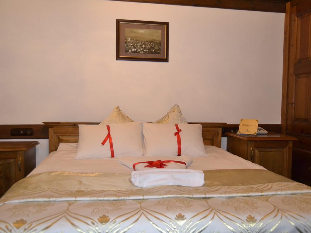 Double or Twin Standard