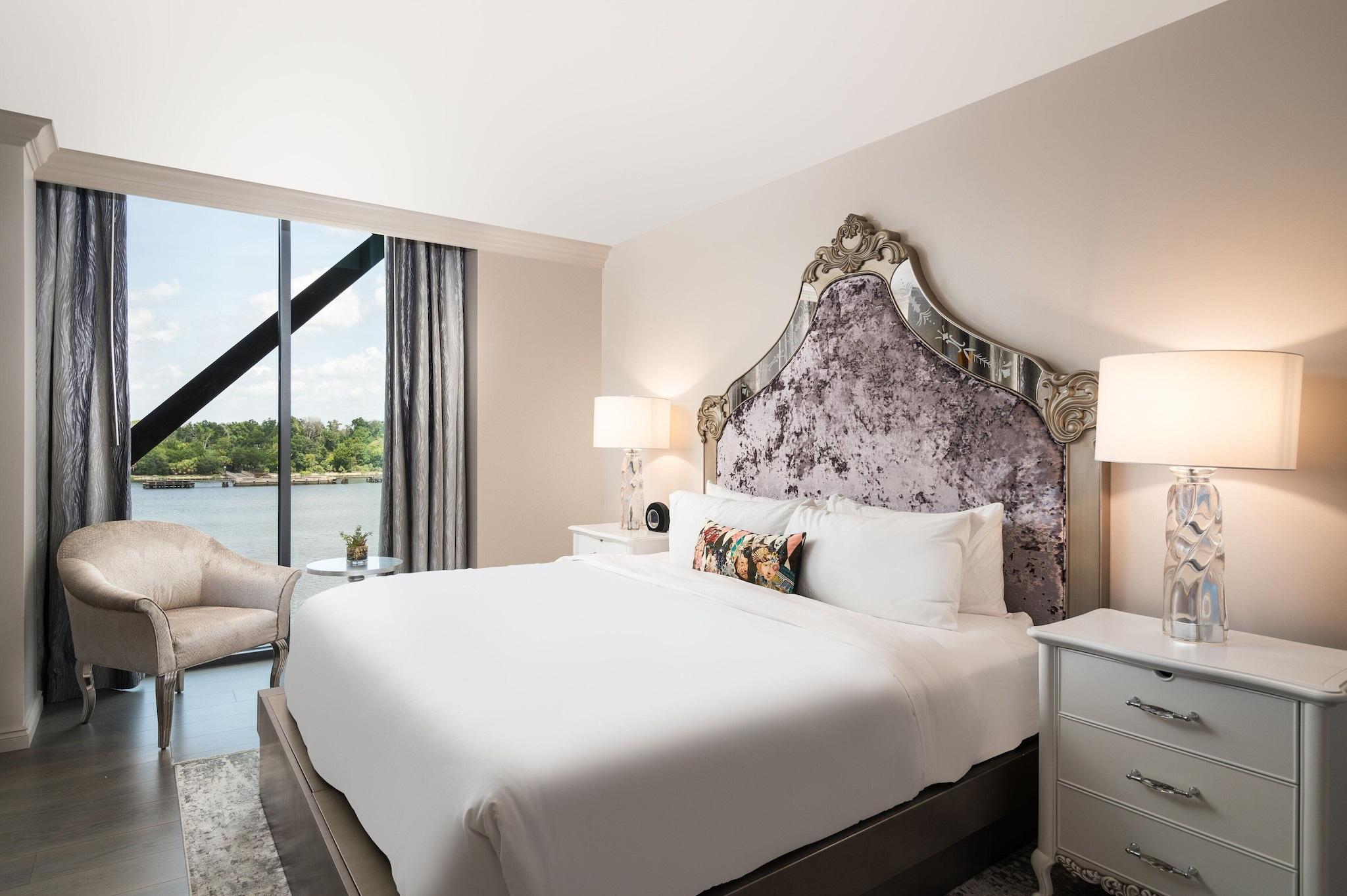 Double King Bed Non Smoking