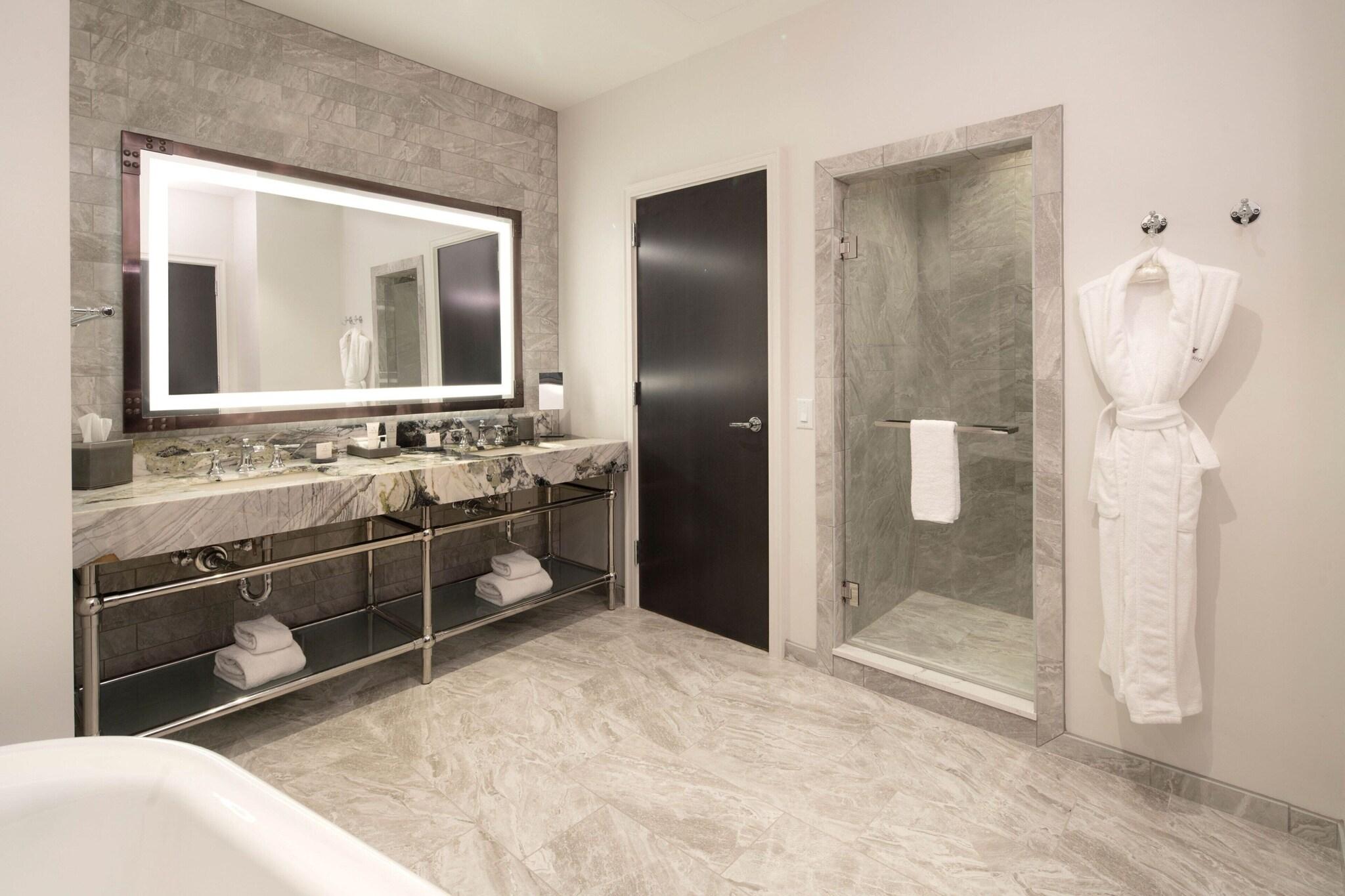 Double King Bed Non Smoking