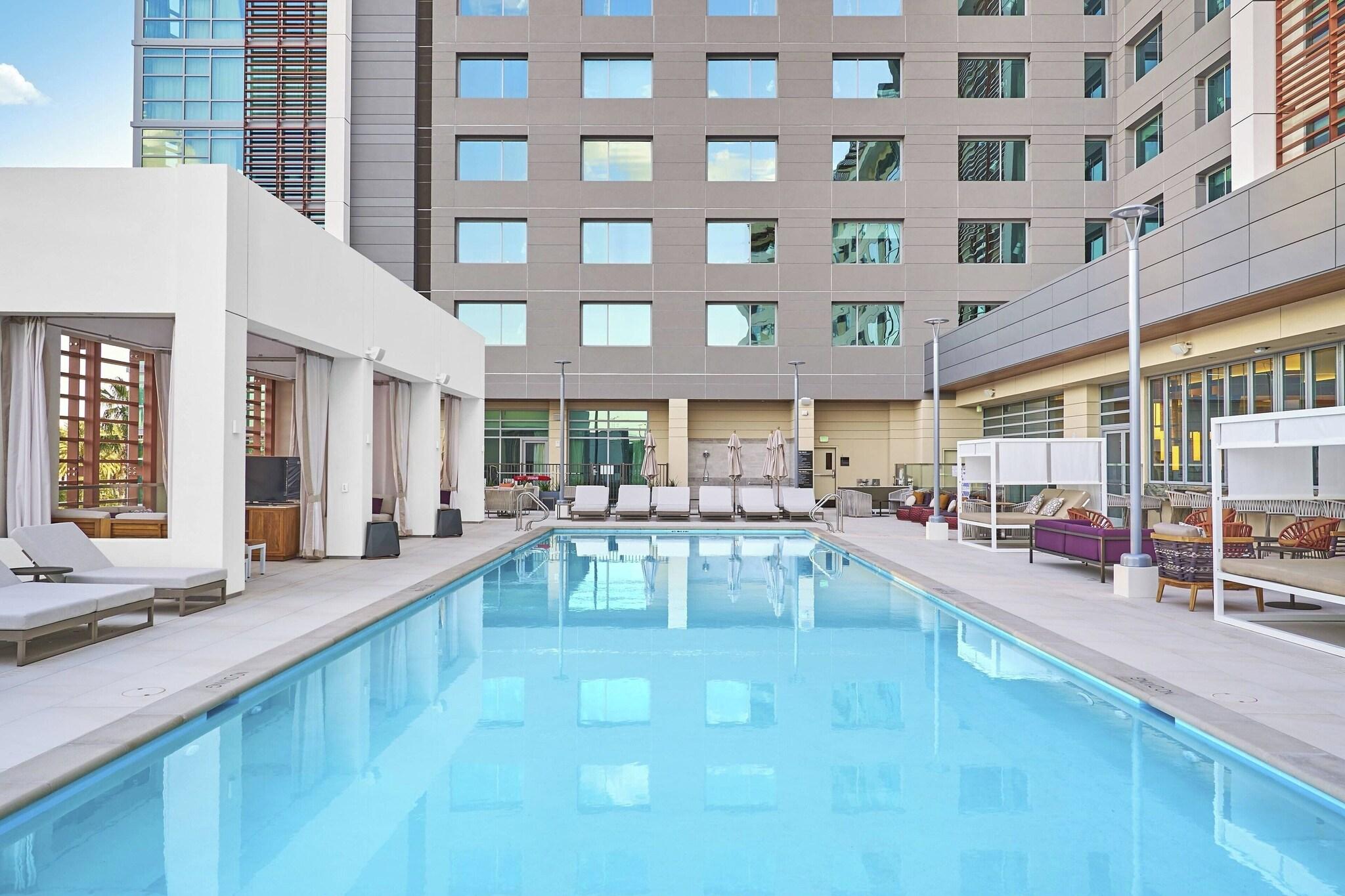 Double Deluxe Pool View