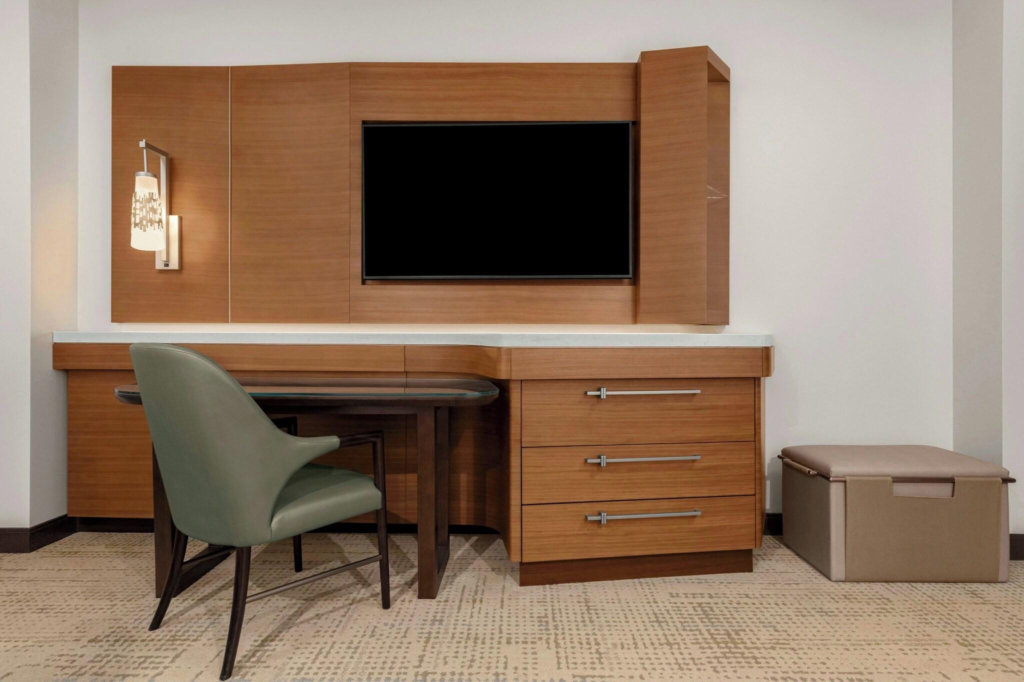 Quadruple City View Two Queen Beds