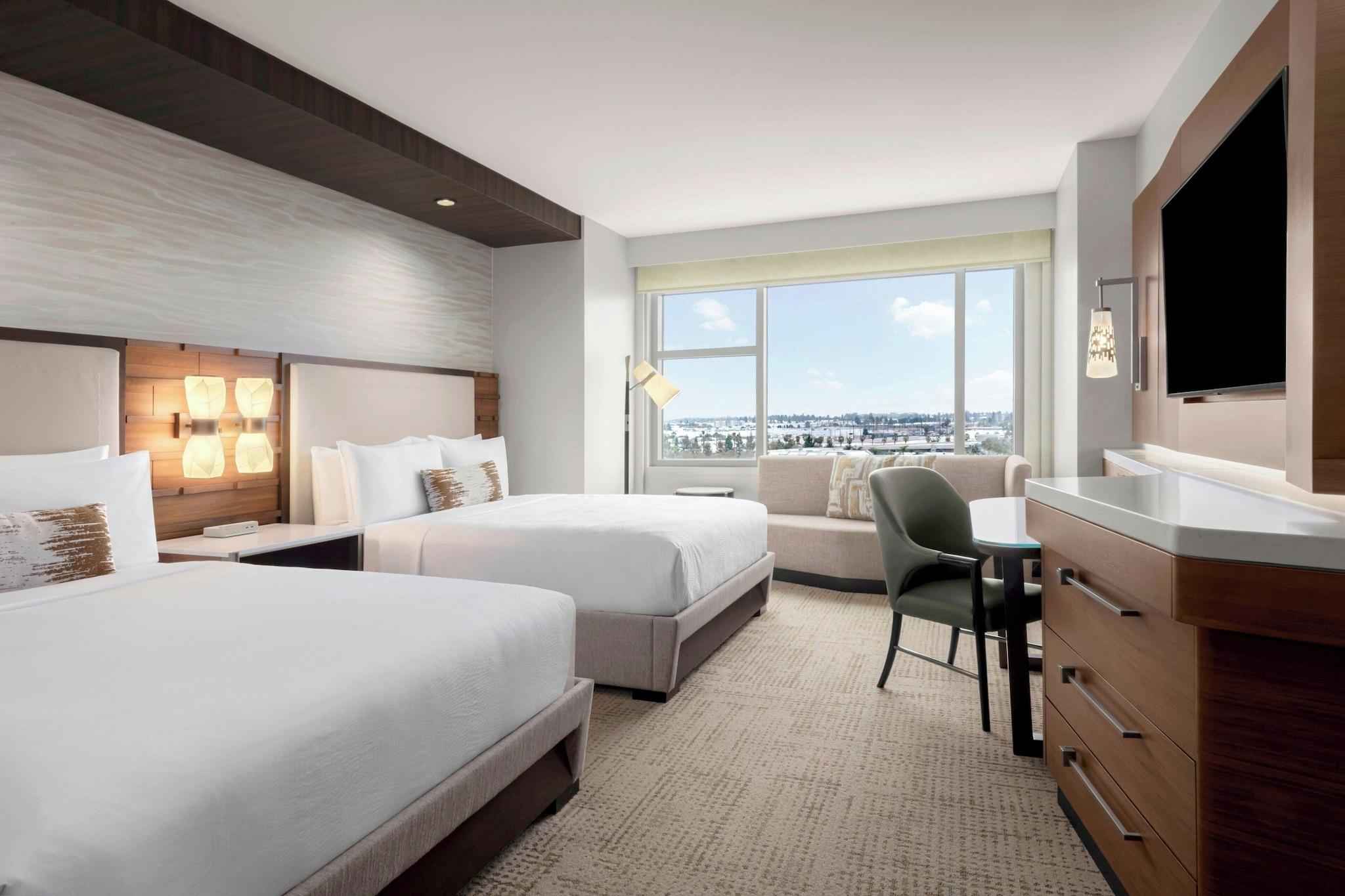 Double Deluxe Two Queen Beds