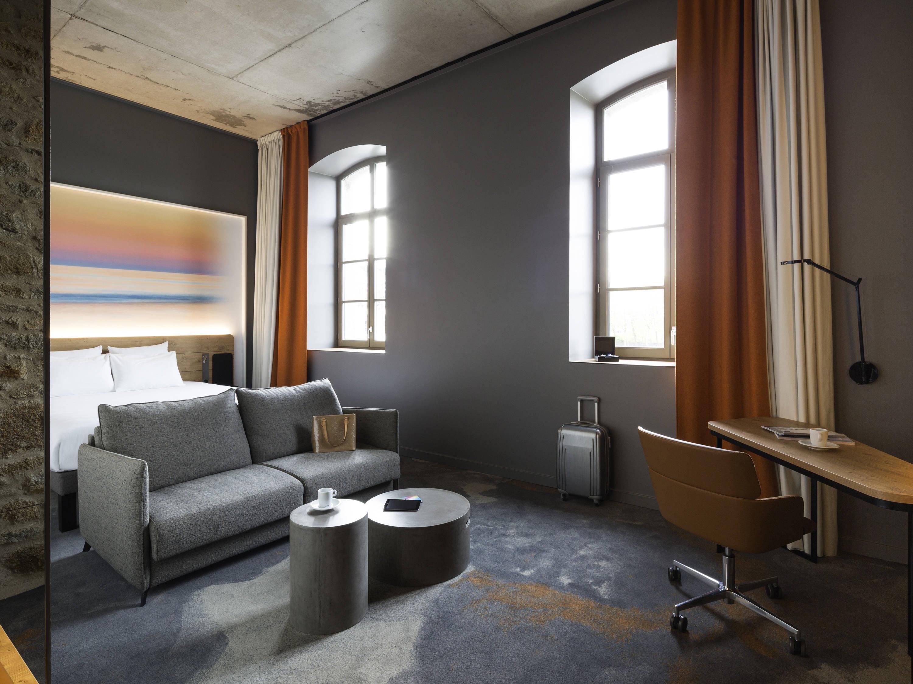 Junior Suite Queen Size Bed