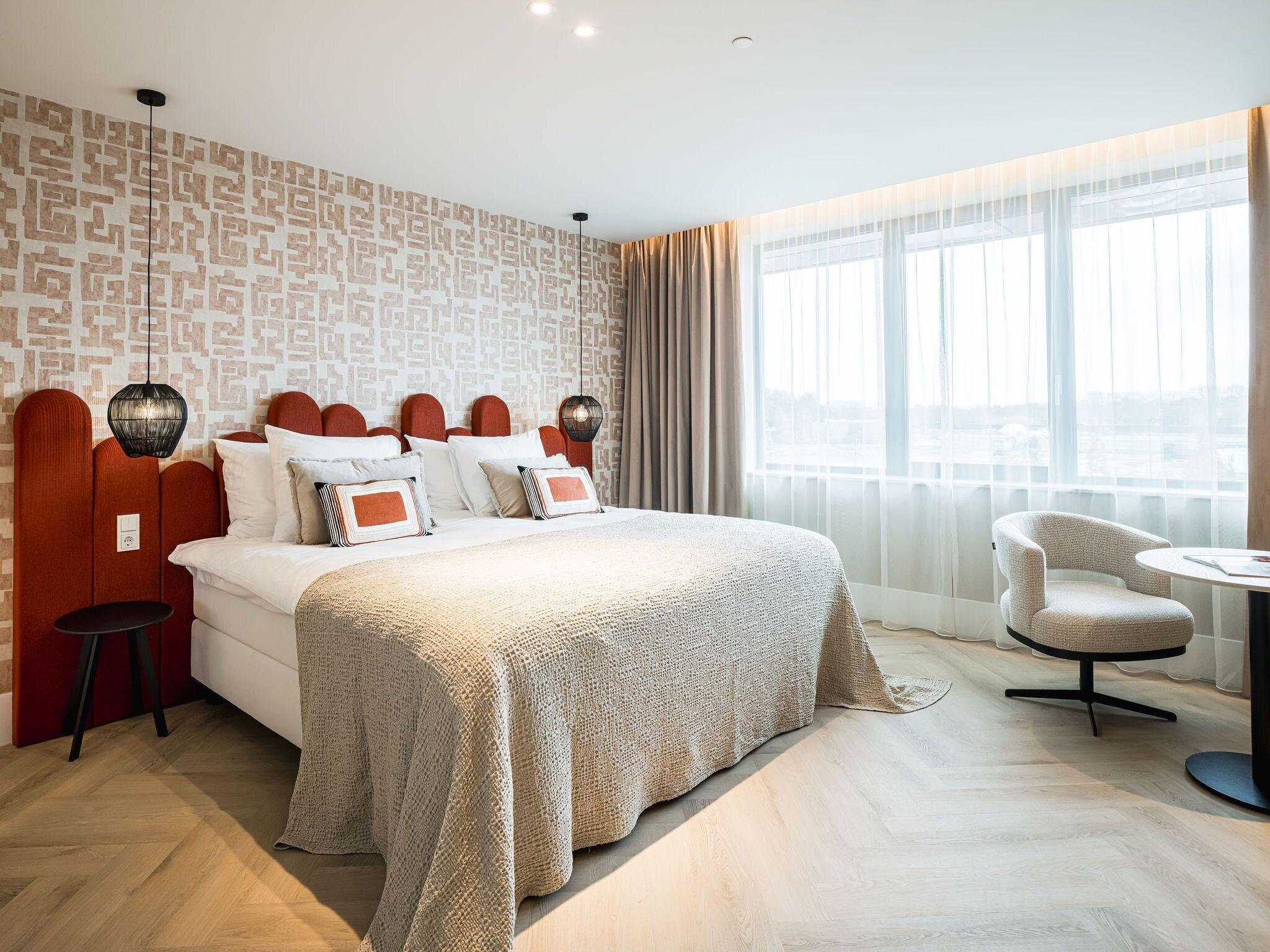 Double Deluxe King Bed